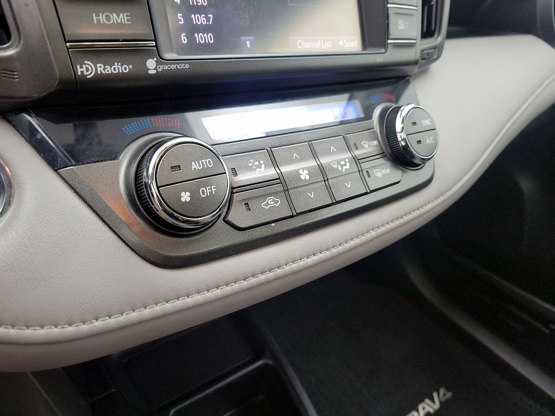 Thumbnail: 2015 Toyota RAV4 - 17