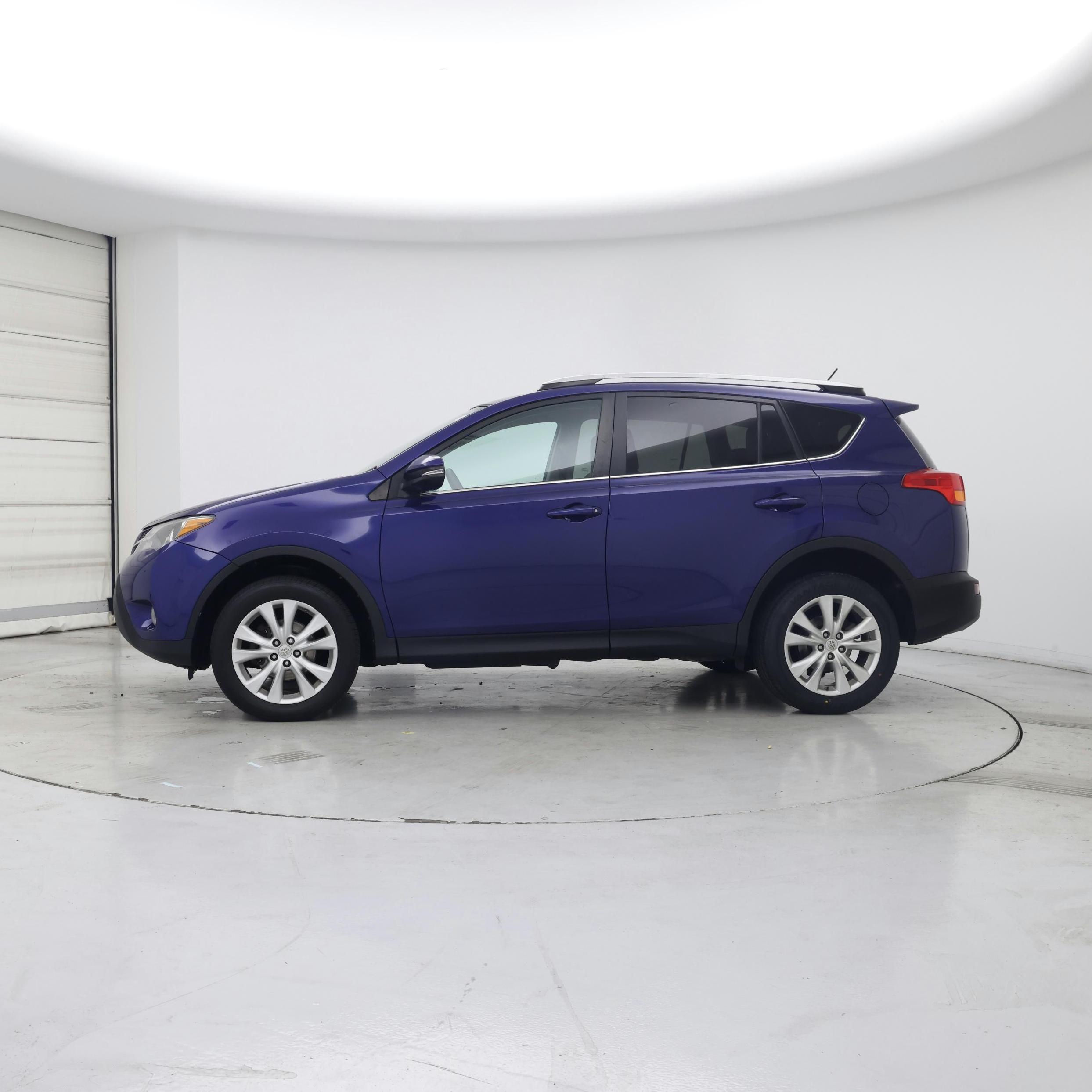 Thumbnail: 2015 Toyota RAV4 - 3