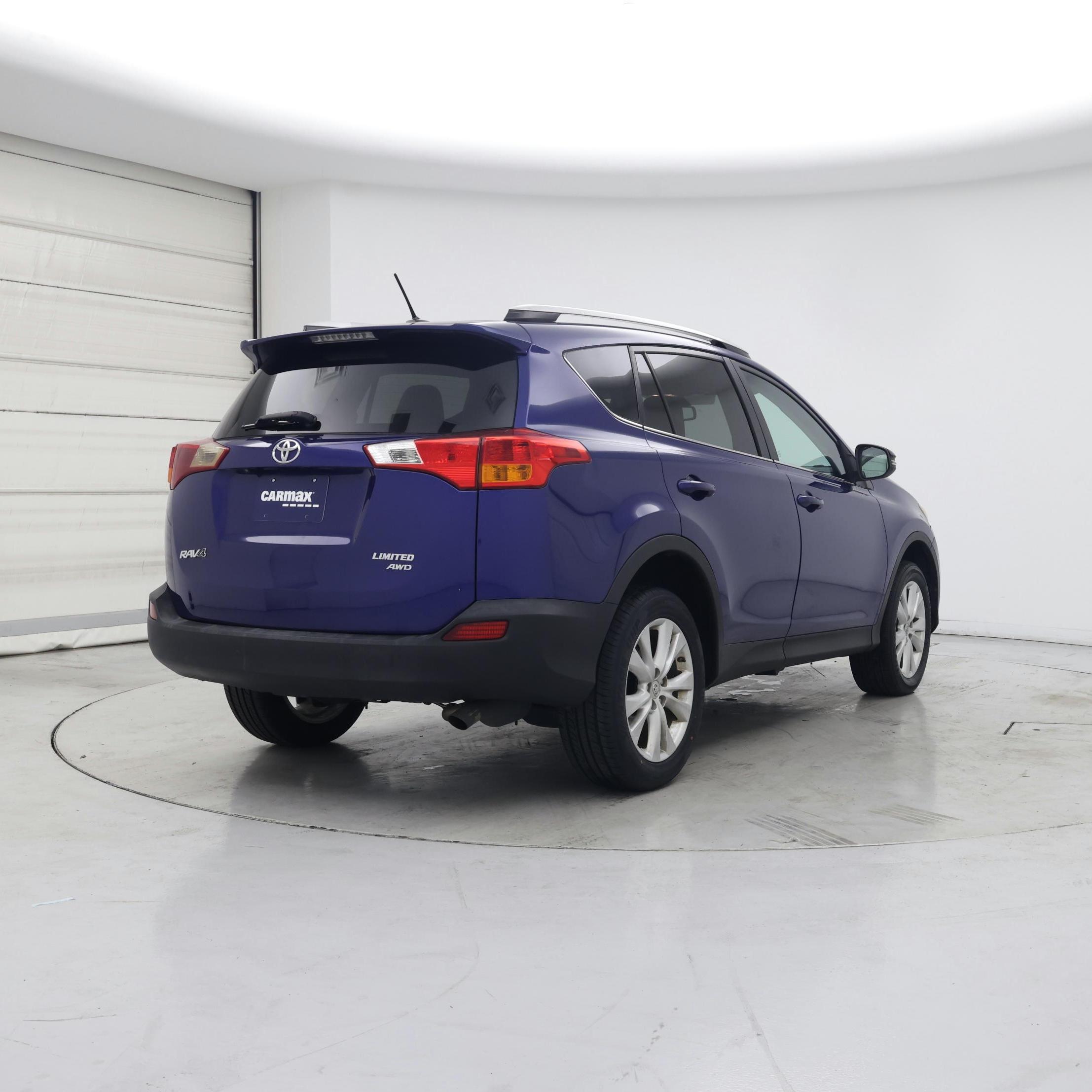 Thumbnail: 2015 Toyota RAV4 - 8