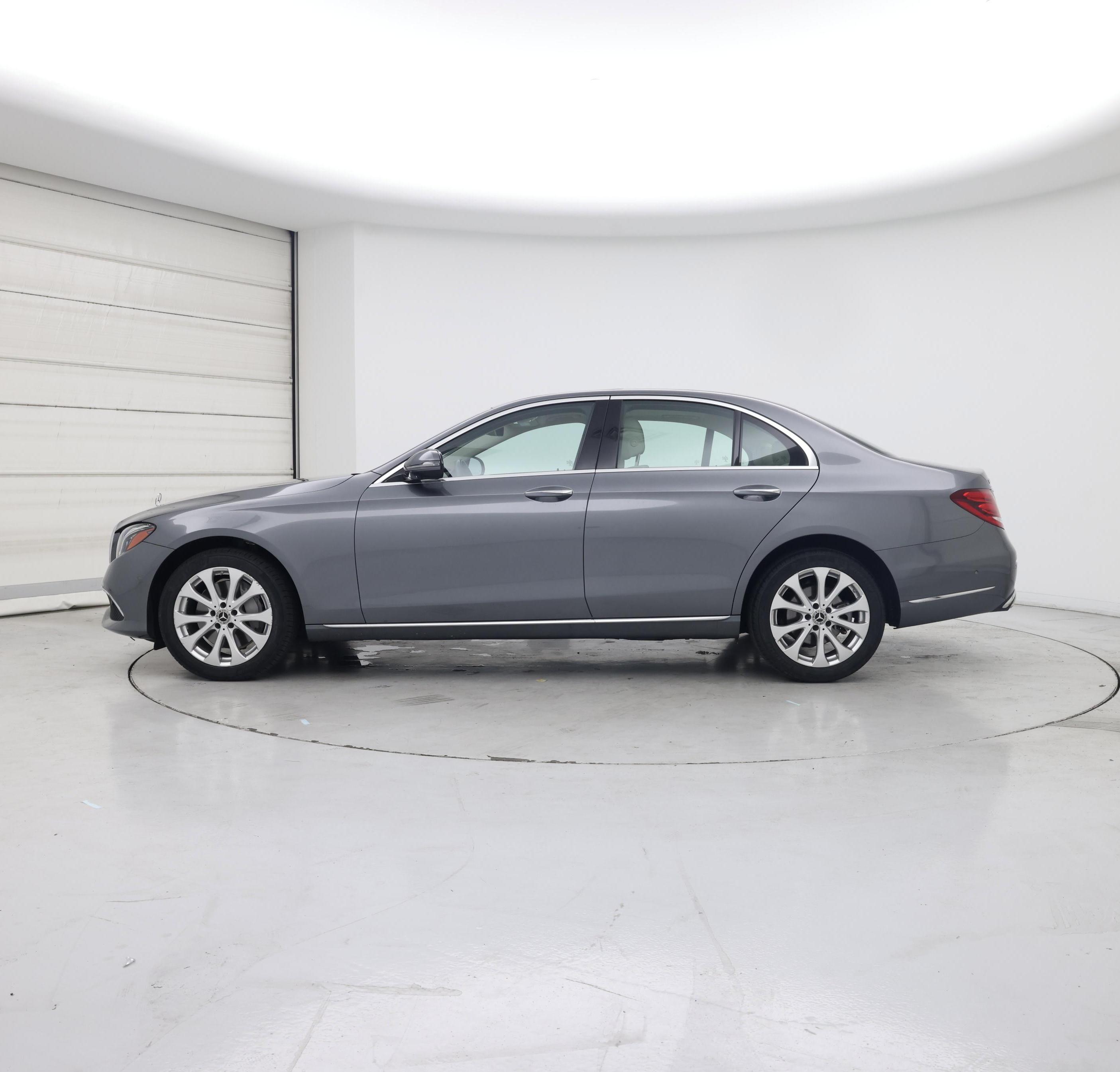 Thumbnail: 2020 Mercedes-Benz E-Class - 3