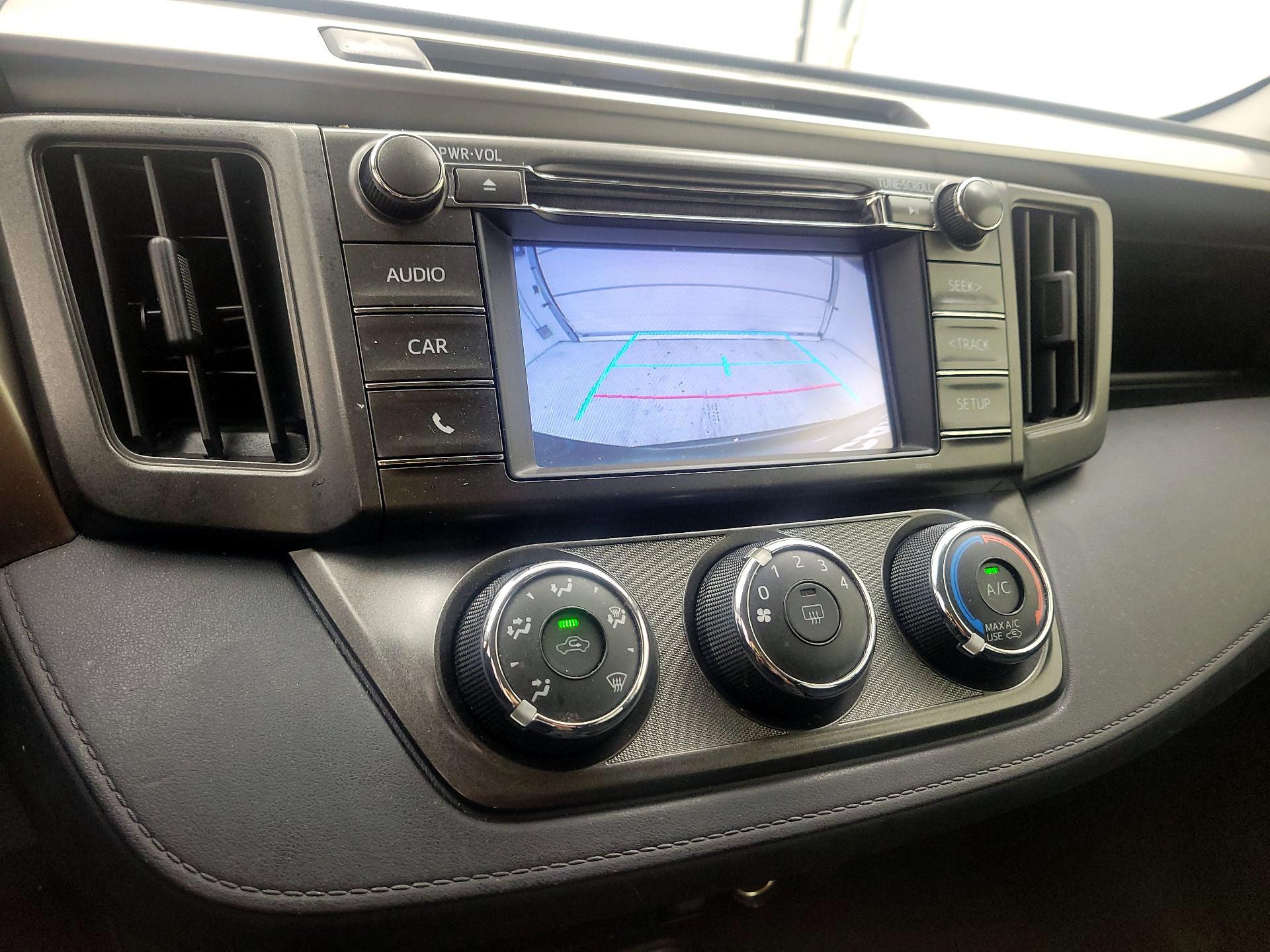 Thumbnail: 2015 Toyota RAV4 - 14