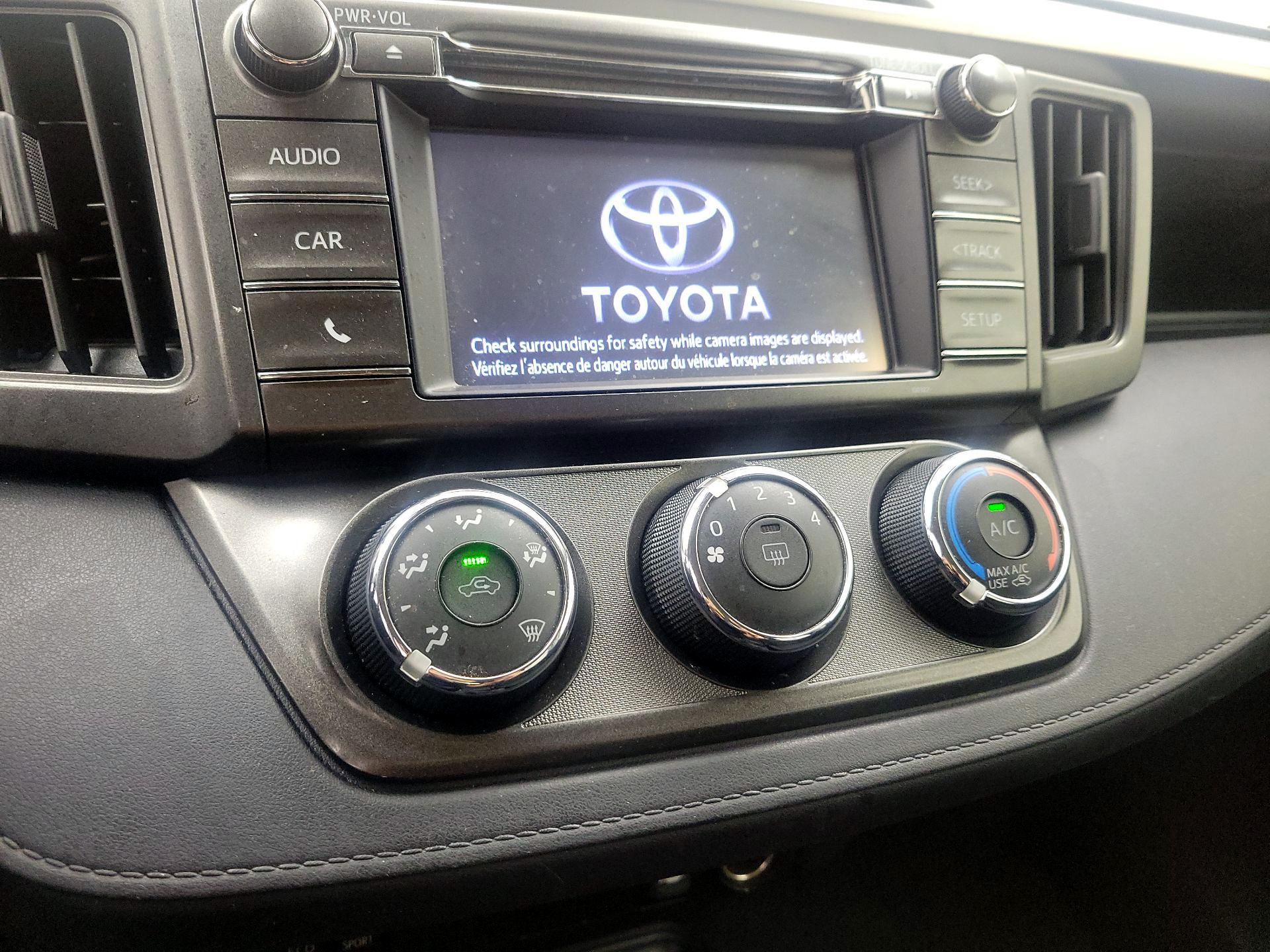 Thumbnail: 2015 Toyota RAV4 - 16