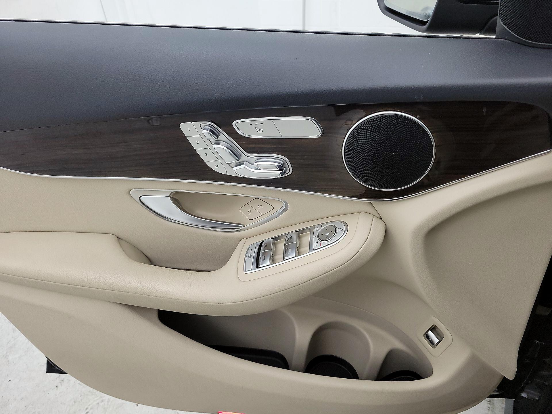 Thumbnail: 2019 Mercedes-Benz GLC - 12