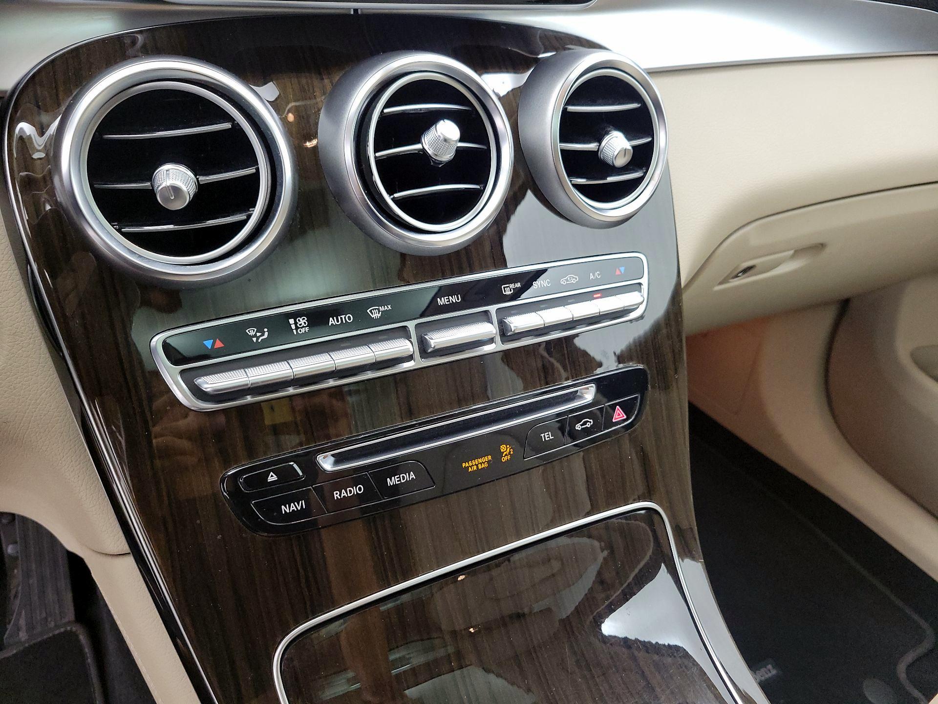 Thumbnail: 2019 Mercedes-Benz GLC - 16
