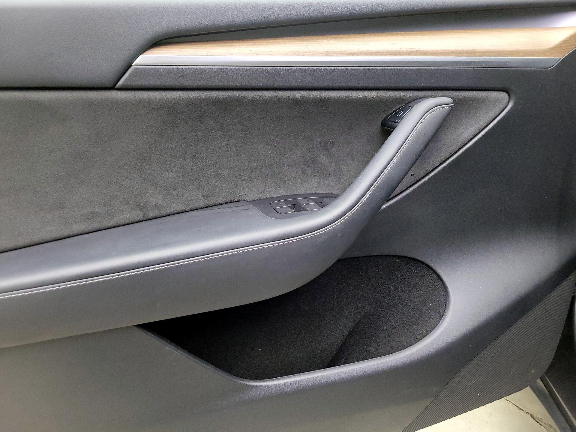 Thumbnail: 2023 Tesla Model Y - 12
