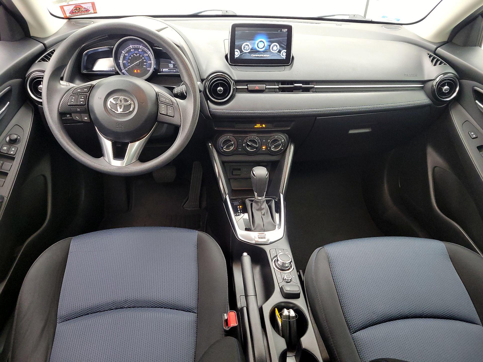 Thumbnail: 2017 Toyota Yaris iA - 9