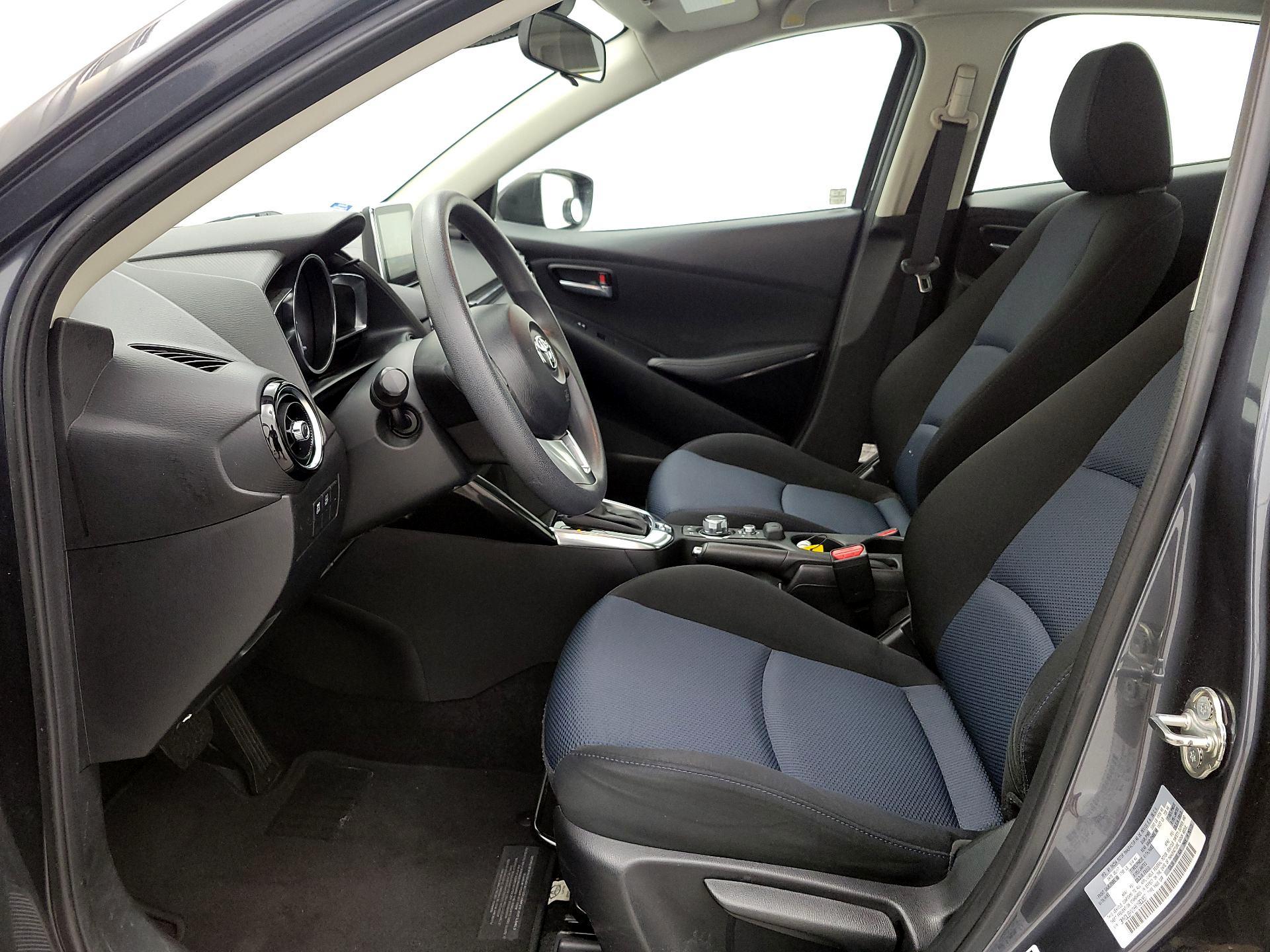 Thumbnail: 2017 Toyota Yaris iA - 11
