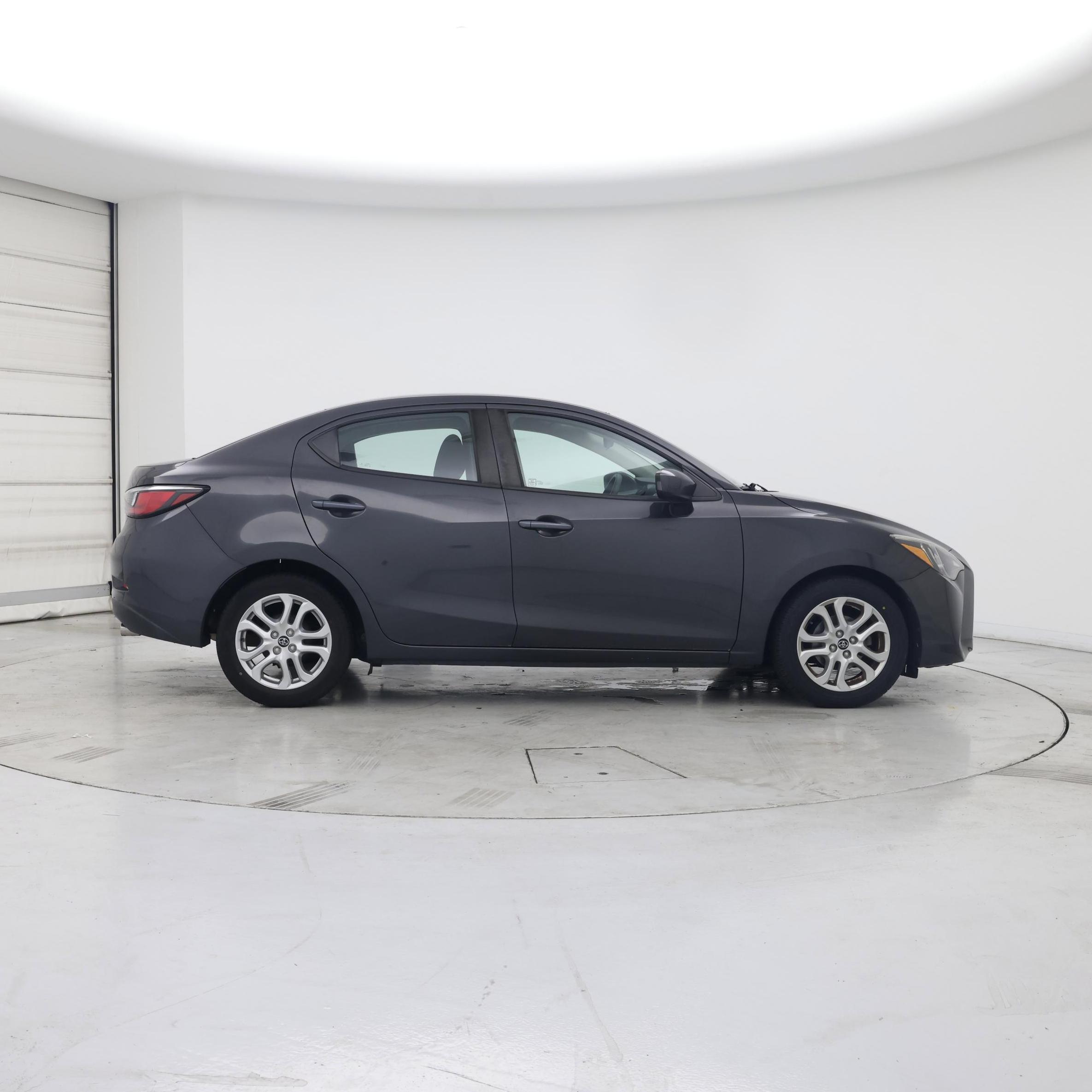 Thumbnail: 2017 Toyota Yaris iA - 7