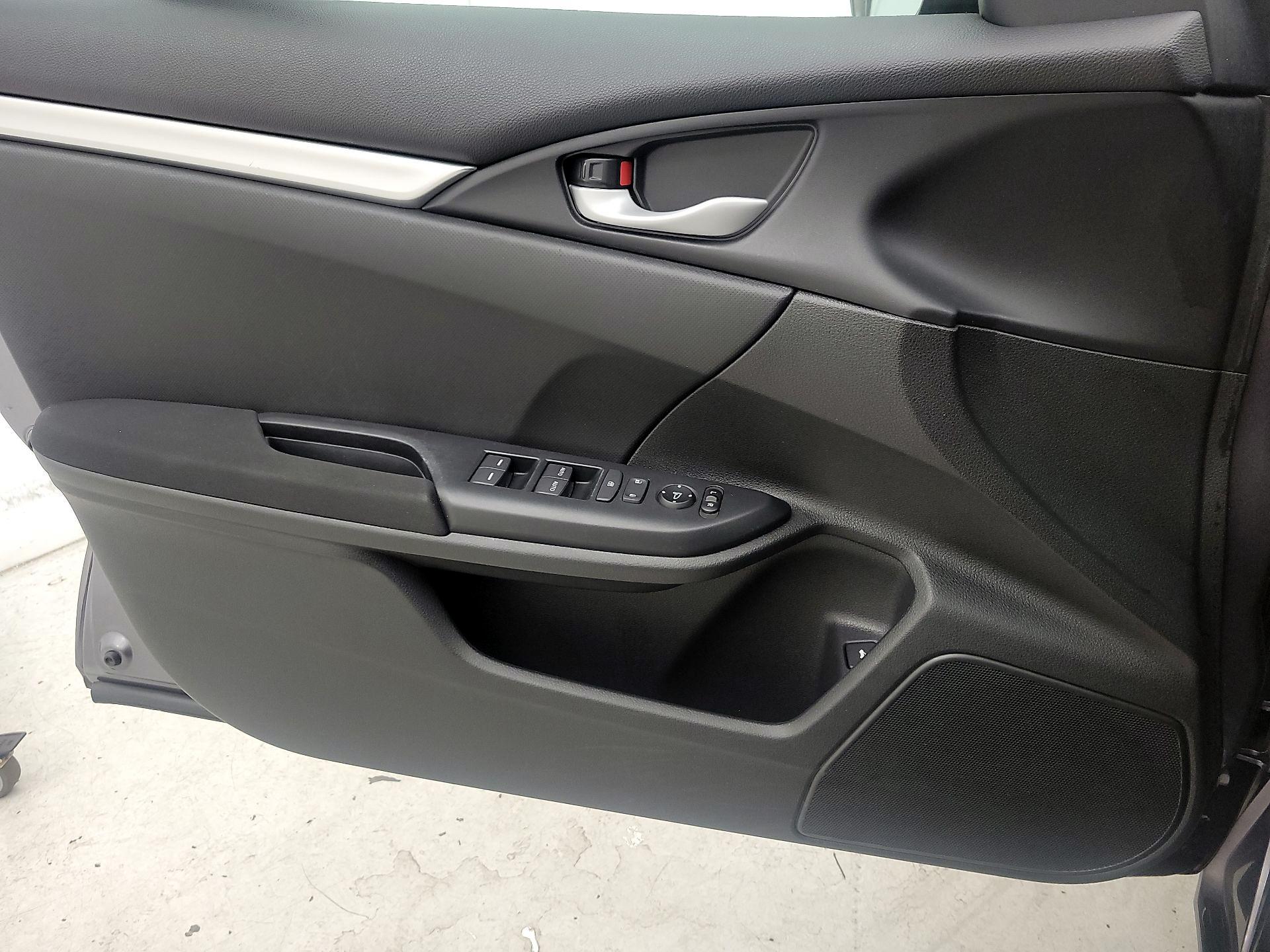 Thumbnail: 2016 Honda Civic - 12
