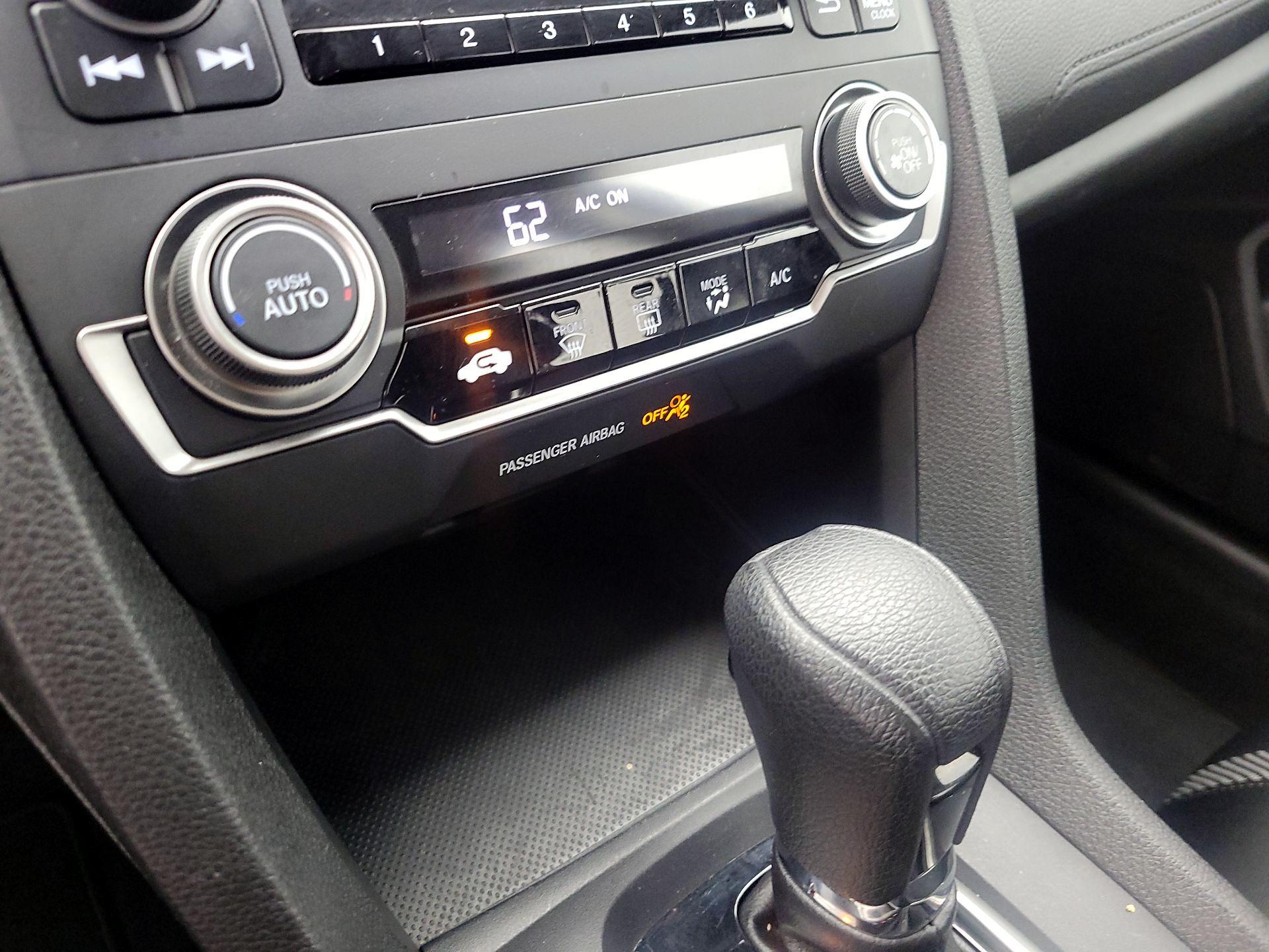 Thumbnail: 2016 Honda Civic - 15