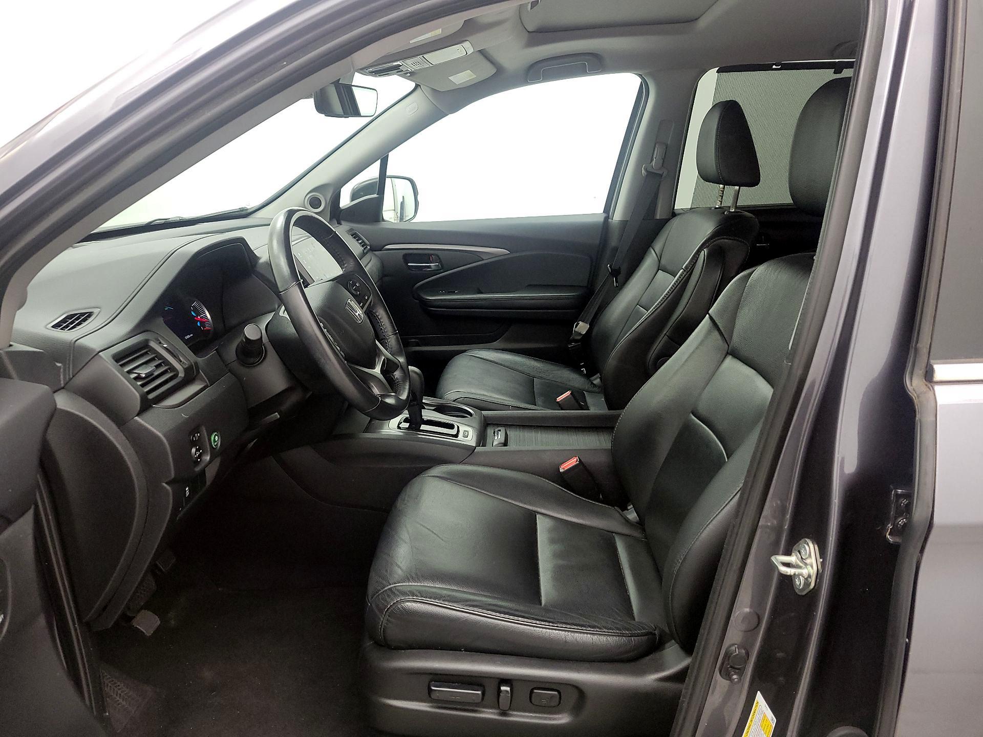 Thumbnail: 2019 Honda Pilot - 11