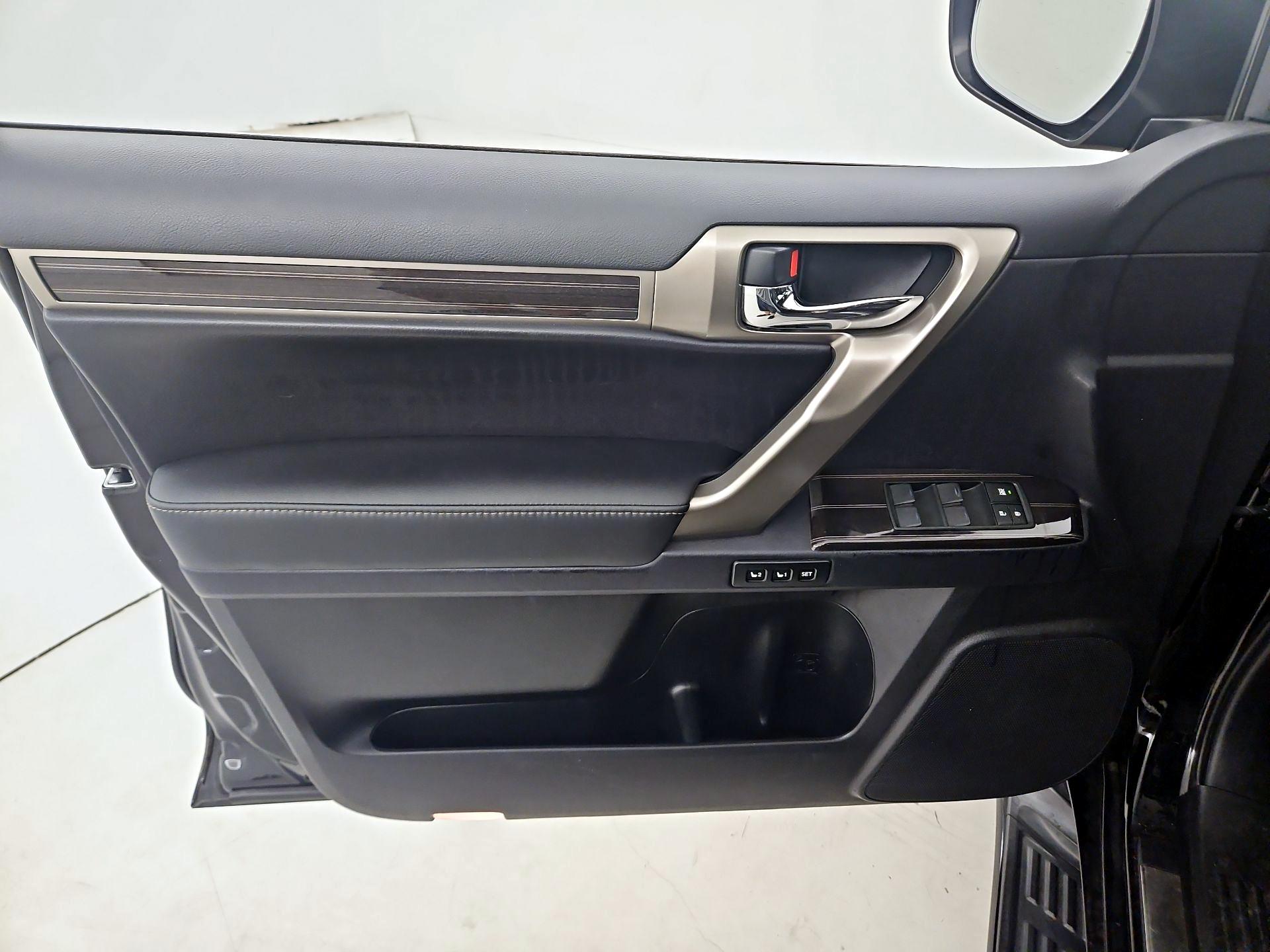 Thumbnail: 2020 Lexus GX - 12