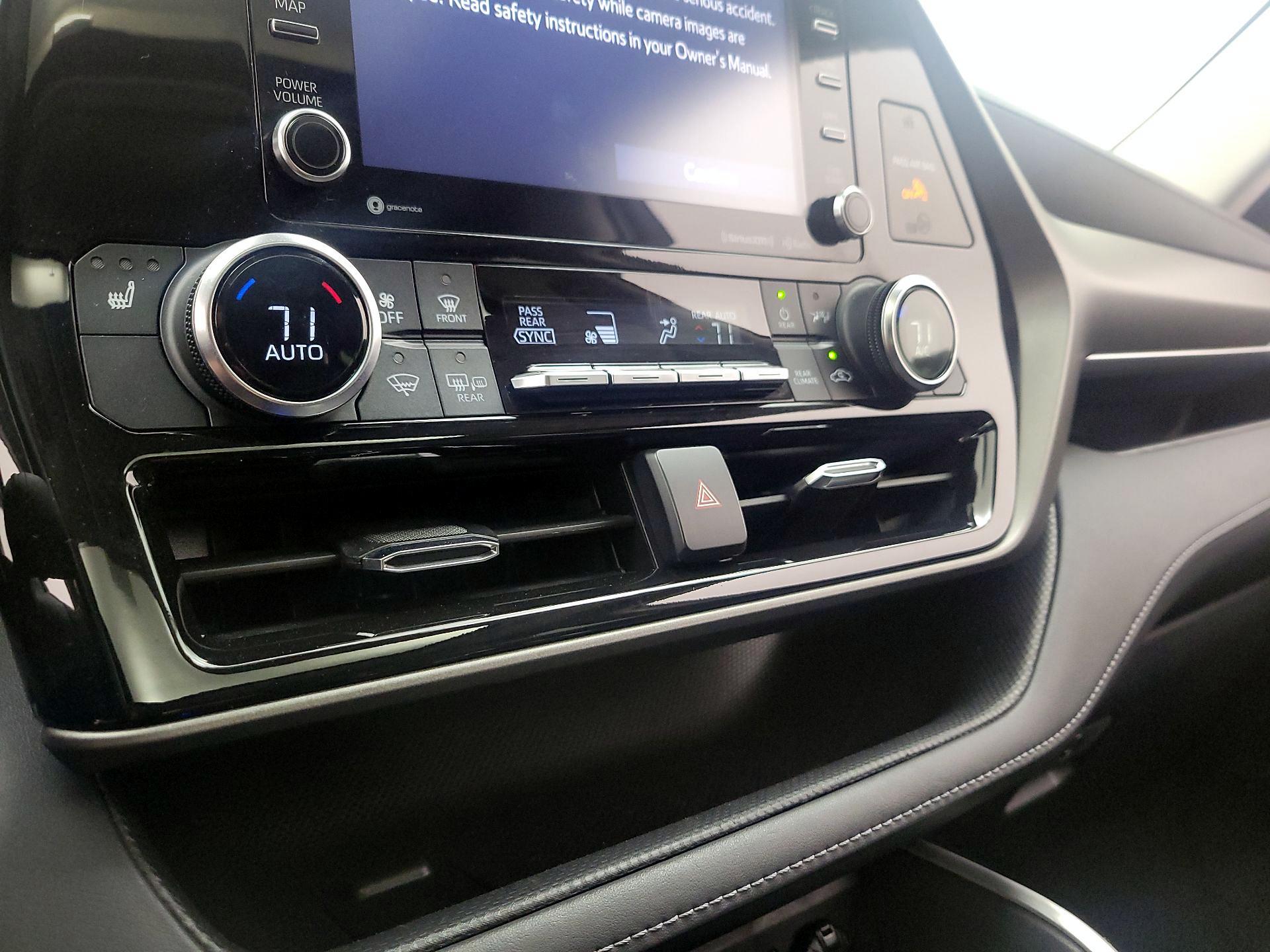 Thumbnail: 2021 Toyota Highlander - 16