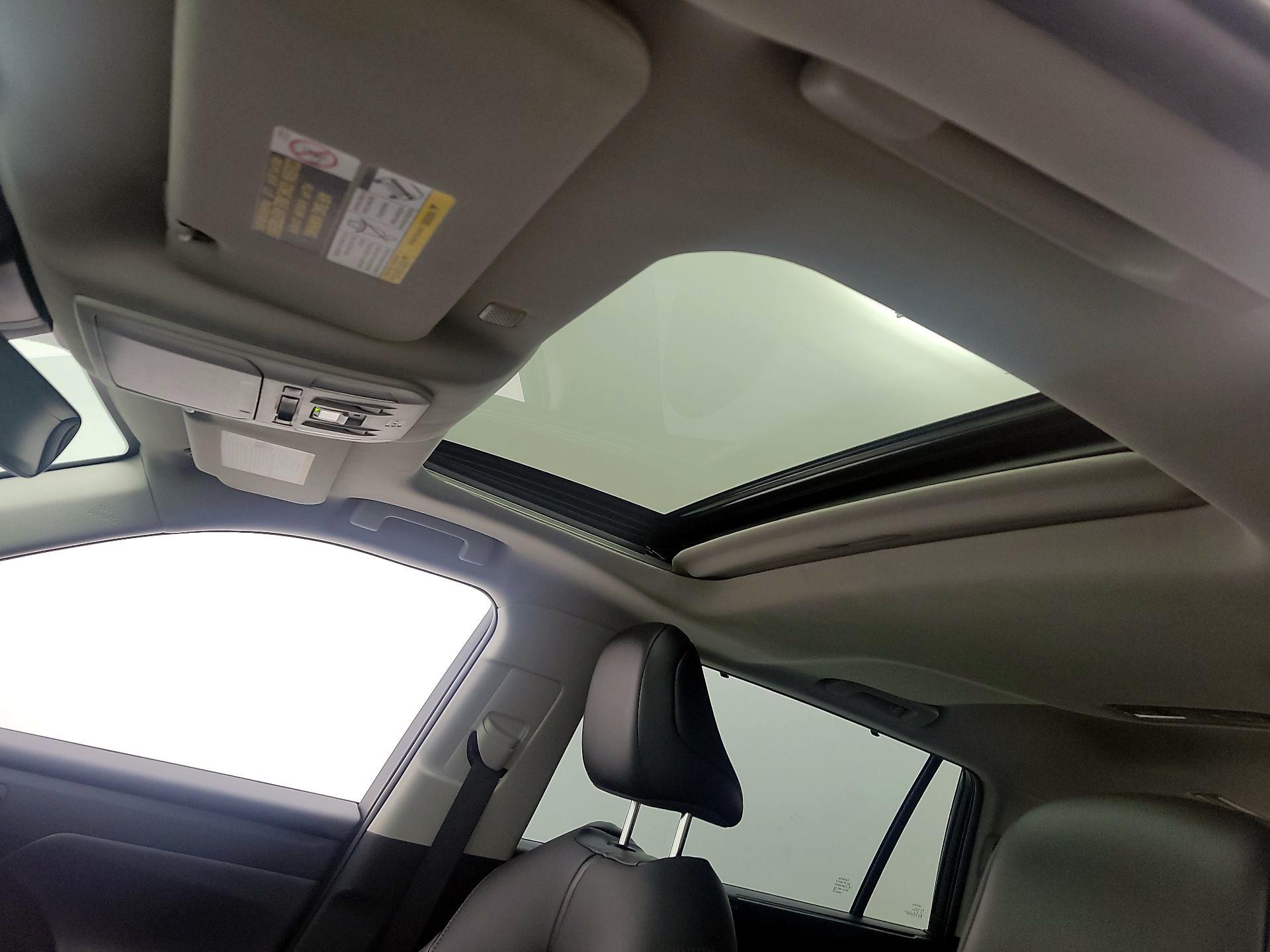 Thumbnail: 2021 Toyota Highlander - 18