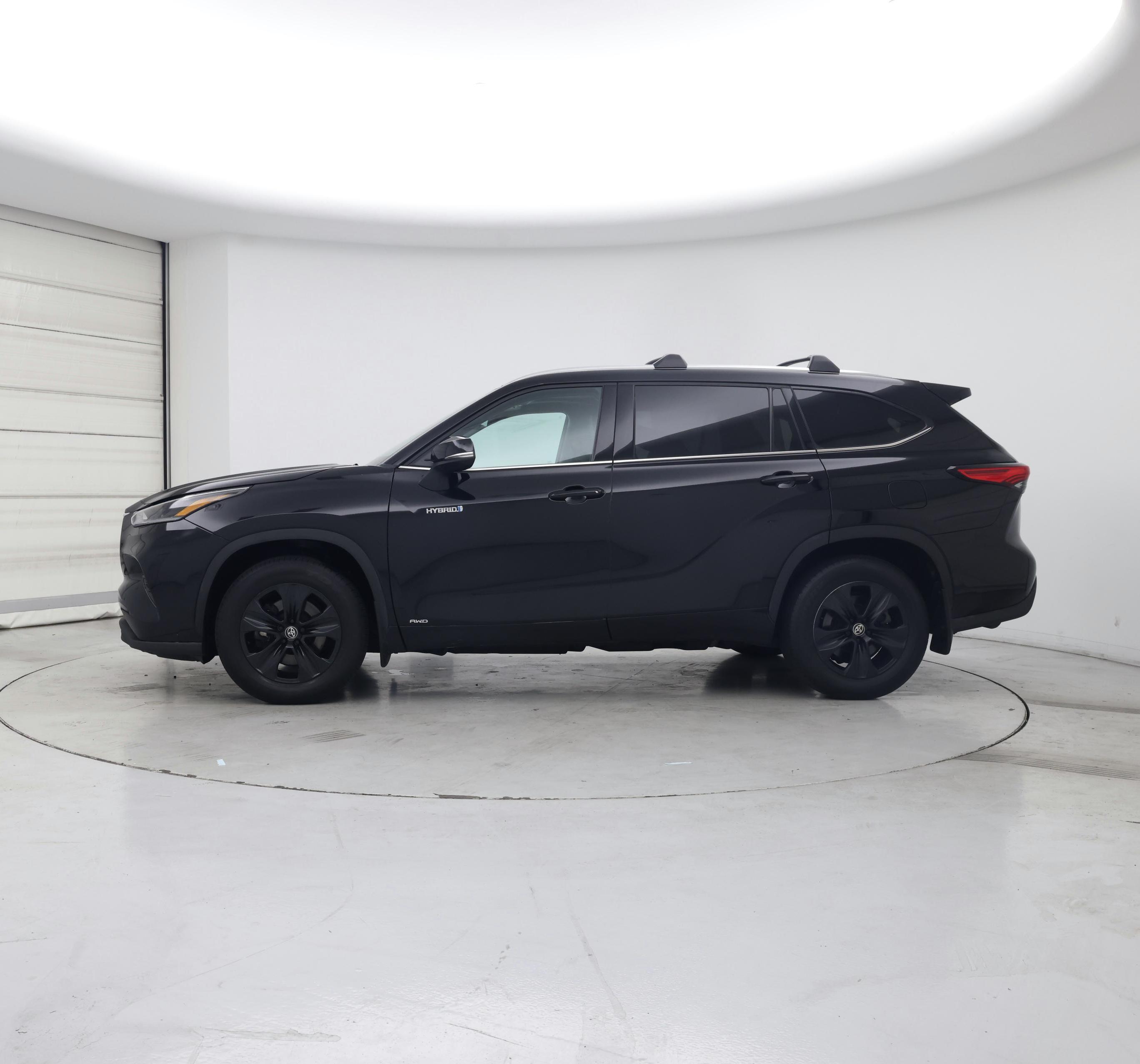 Thumbnail: 2021 Toyota Highlander - 3