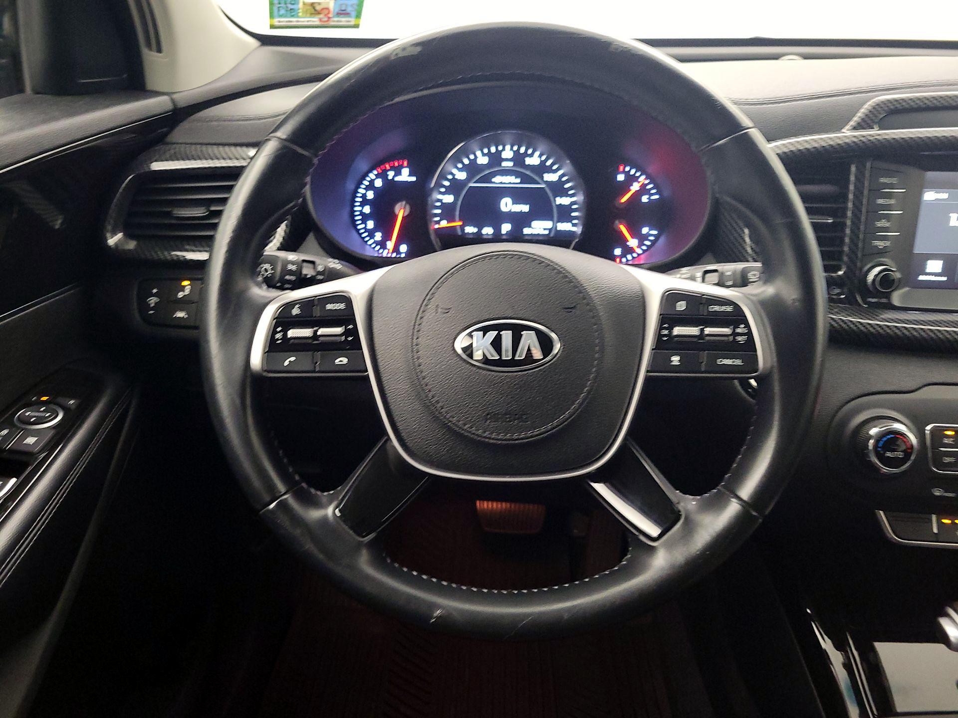 Thumbnail: 2020 Kia Sorento - 10