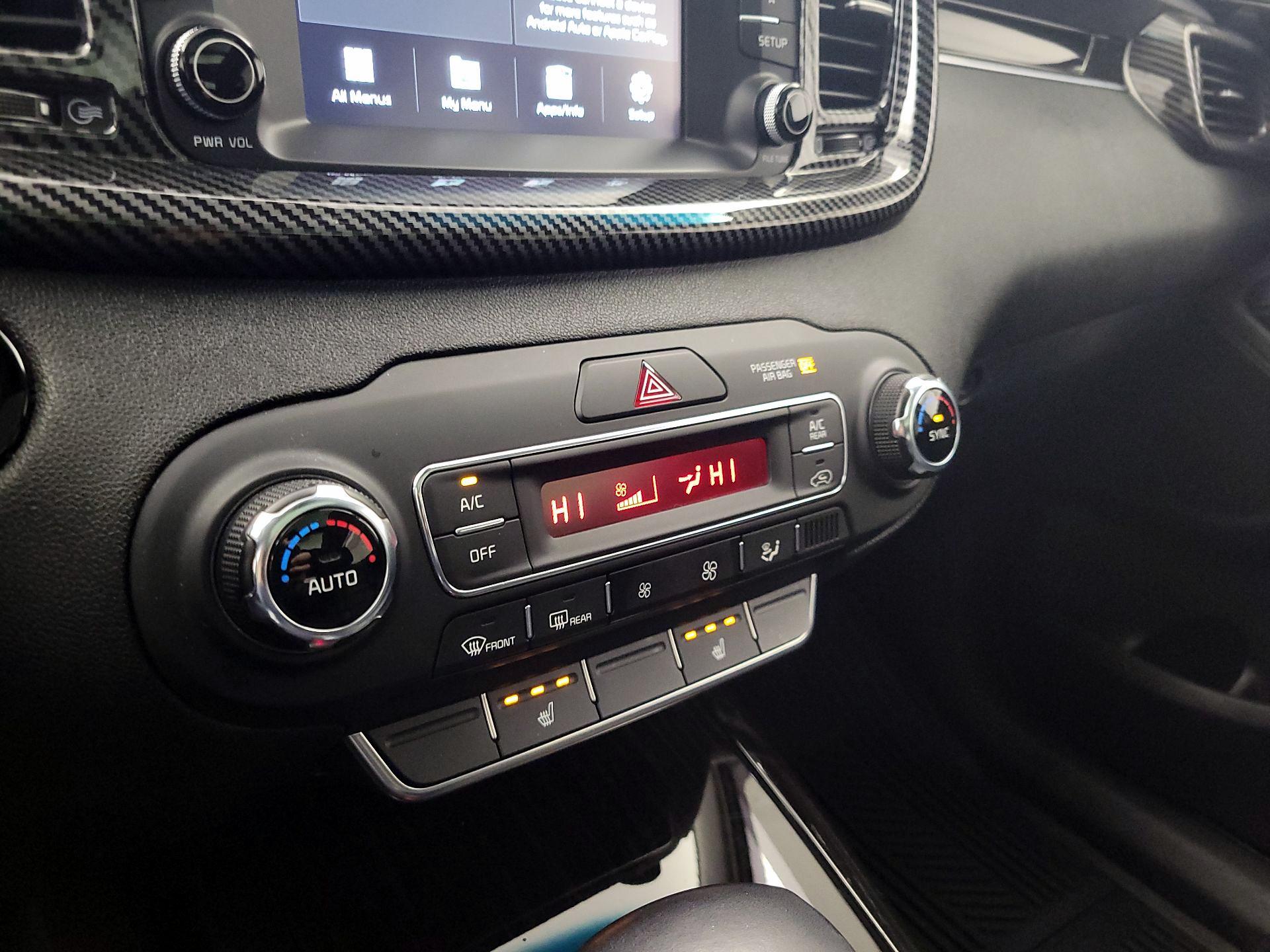 Thumbnail: 2020 Kia Sorento - 16