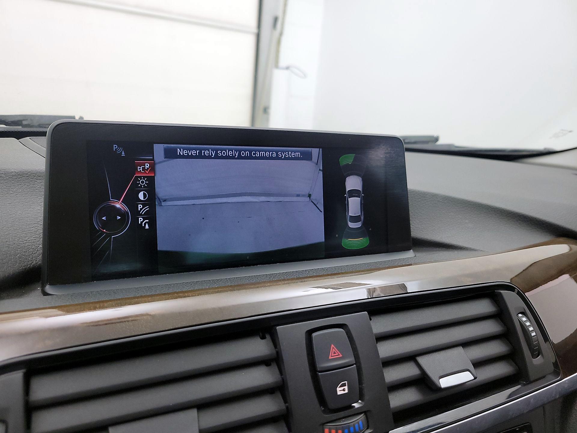Thumbnail: 2015 BMW 3 Series - 15