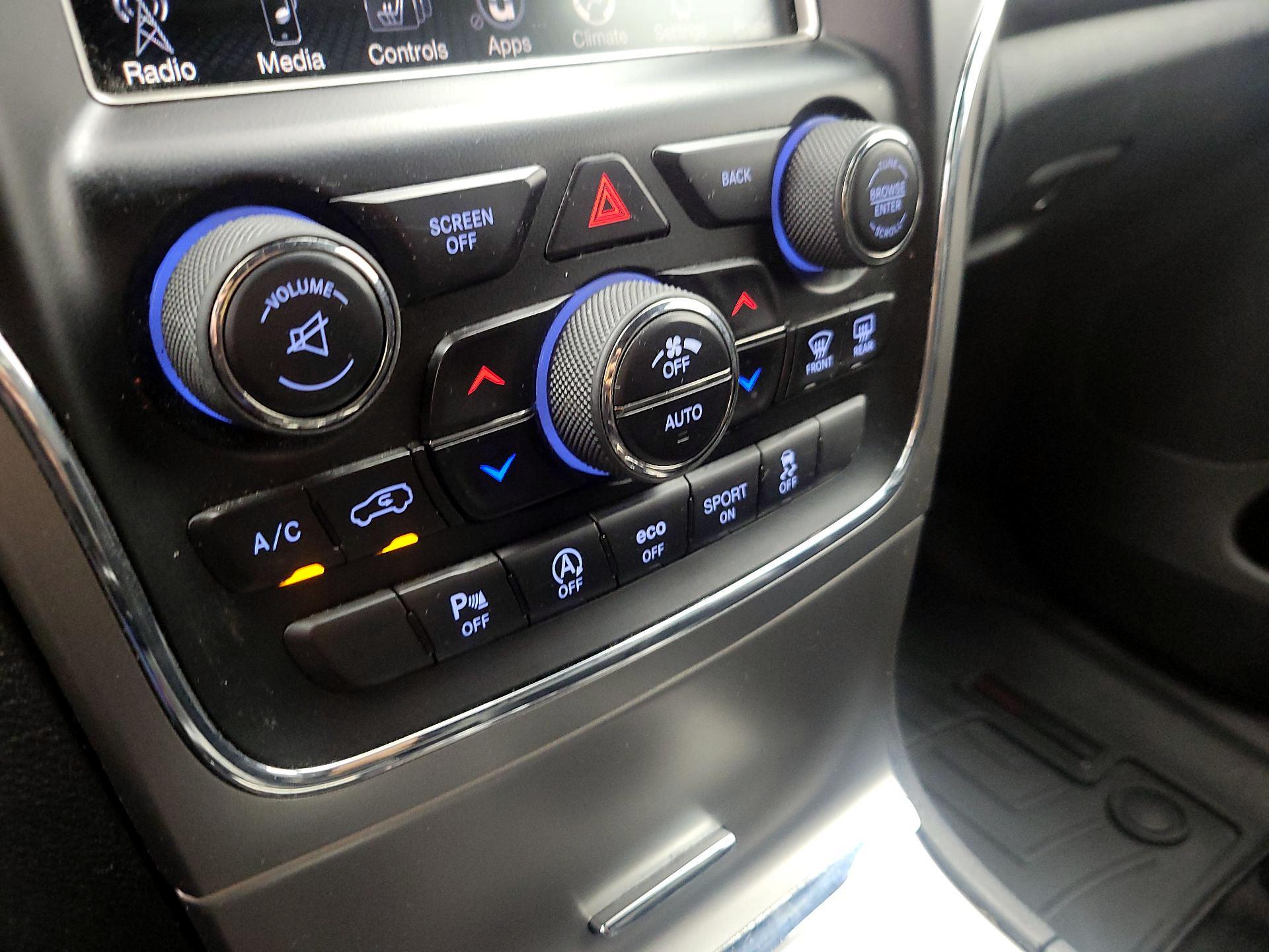 Thumbnail: 2017 Jeep Grand Cherokee - 16