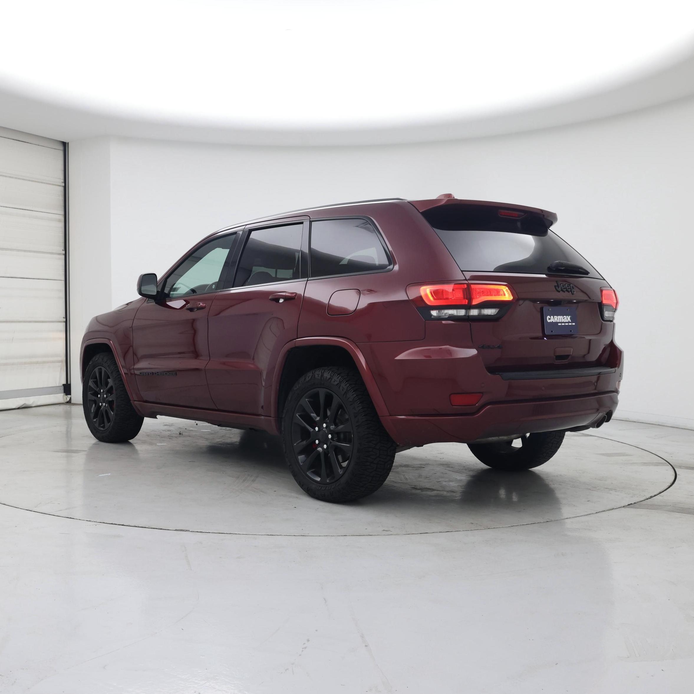 Thumbnail: 2017 Jeep Grand Cherokee - 2
