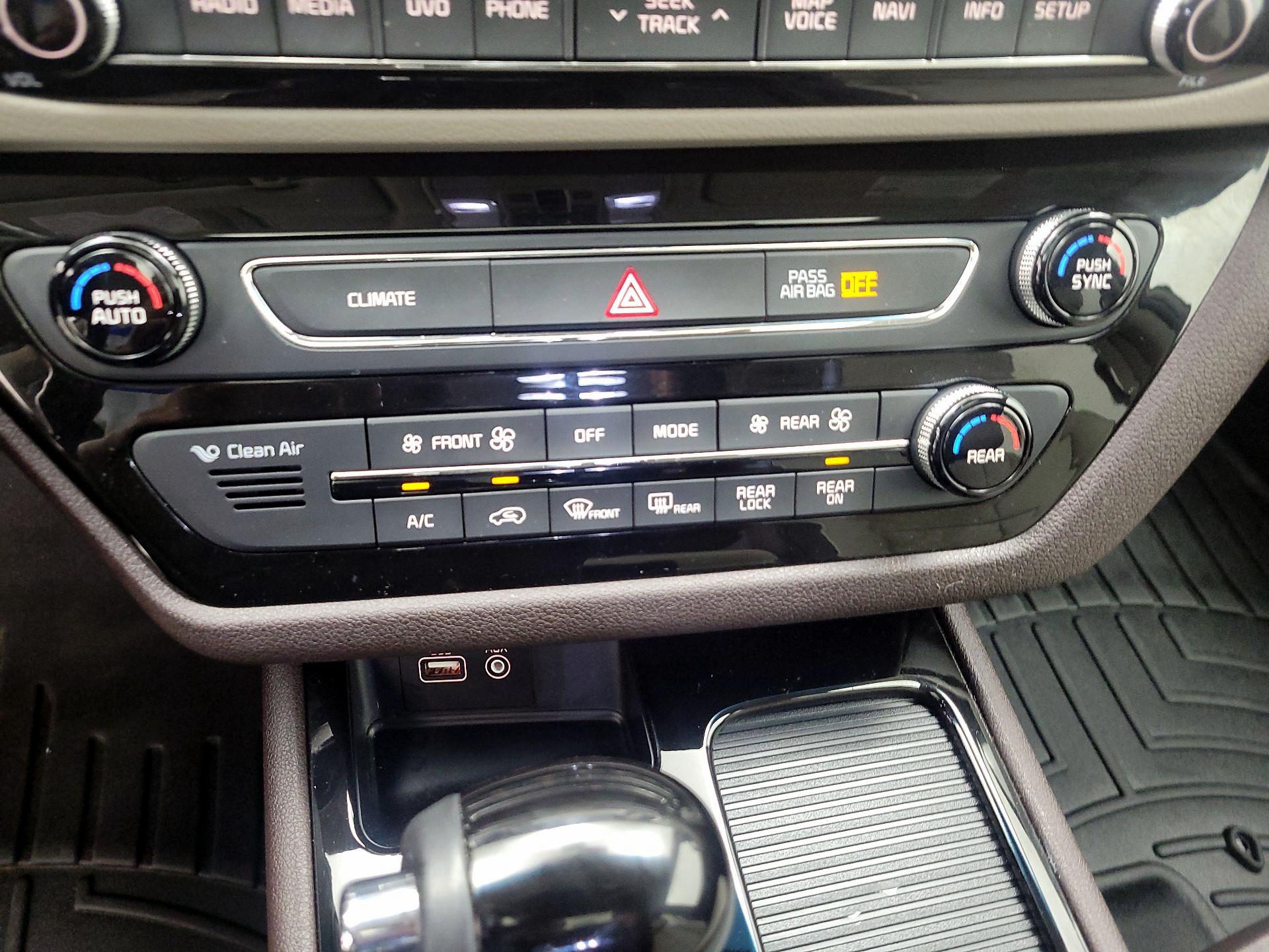 Thumbnail: 2016 Kia Sedona - 17