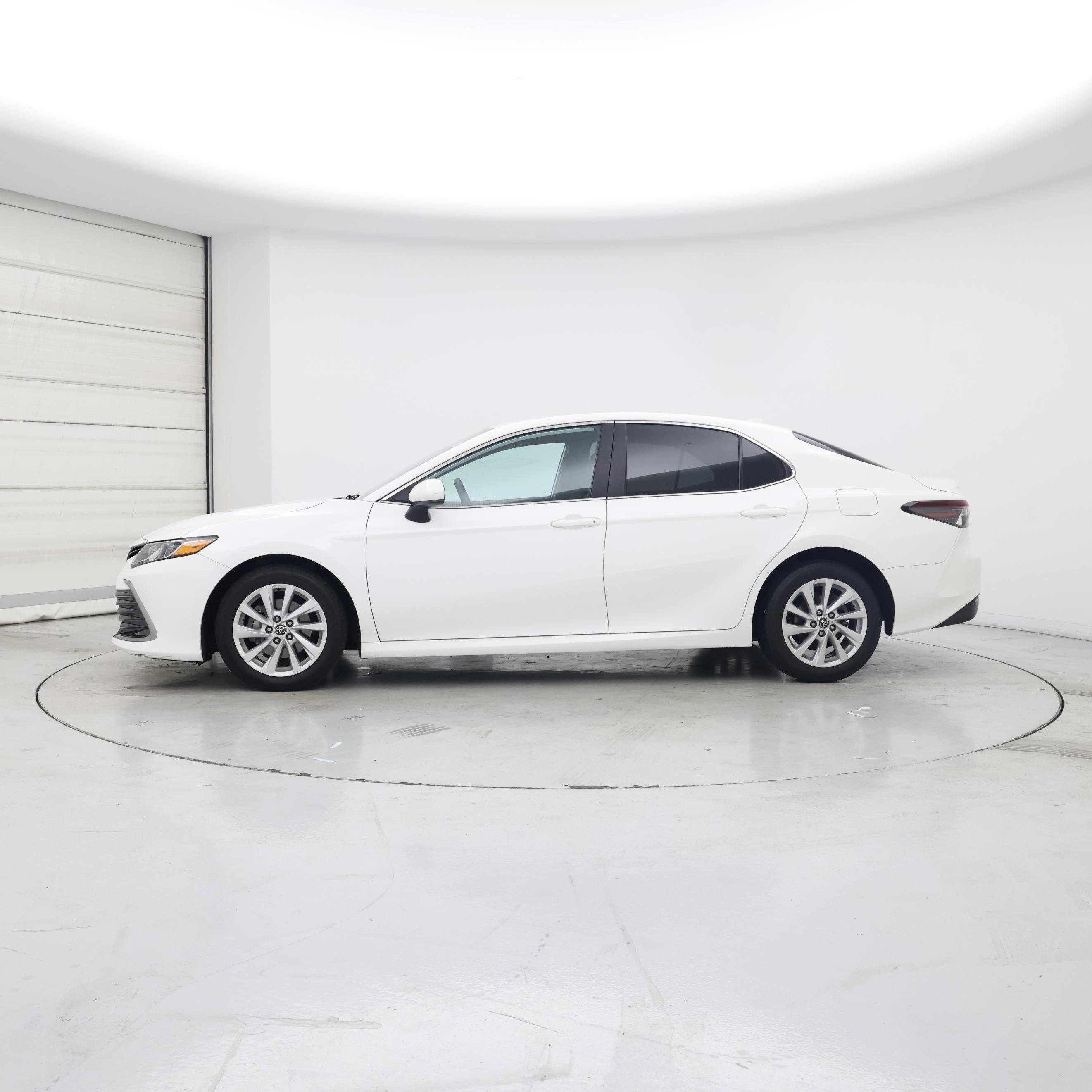Thumbnail: 2022 Toyota Camry - 3