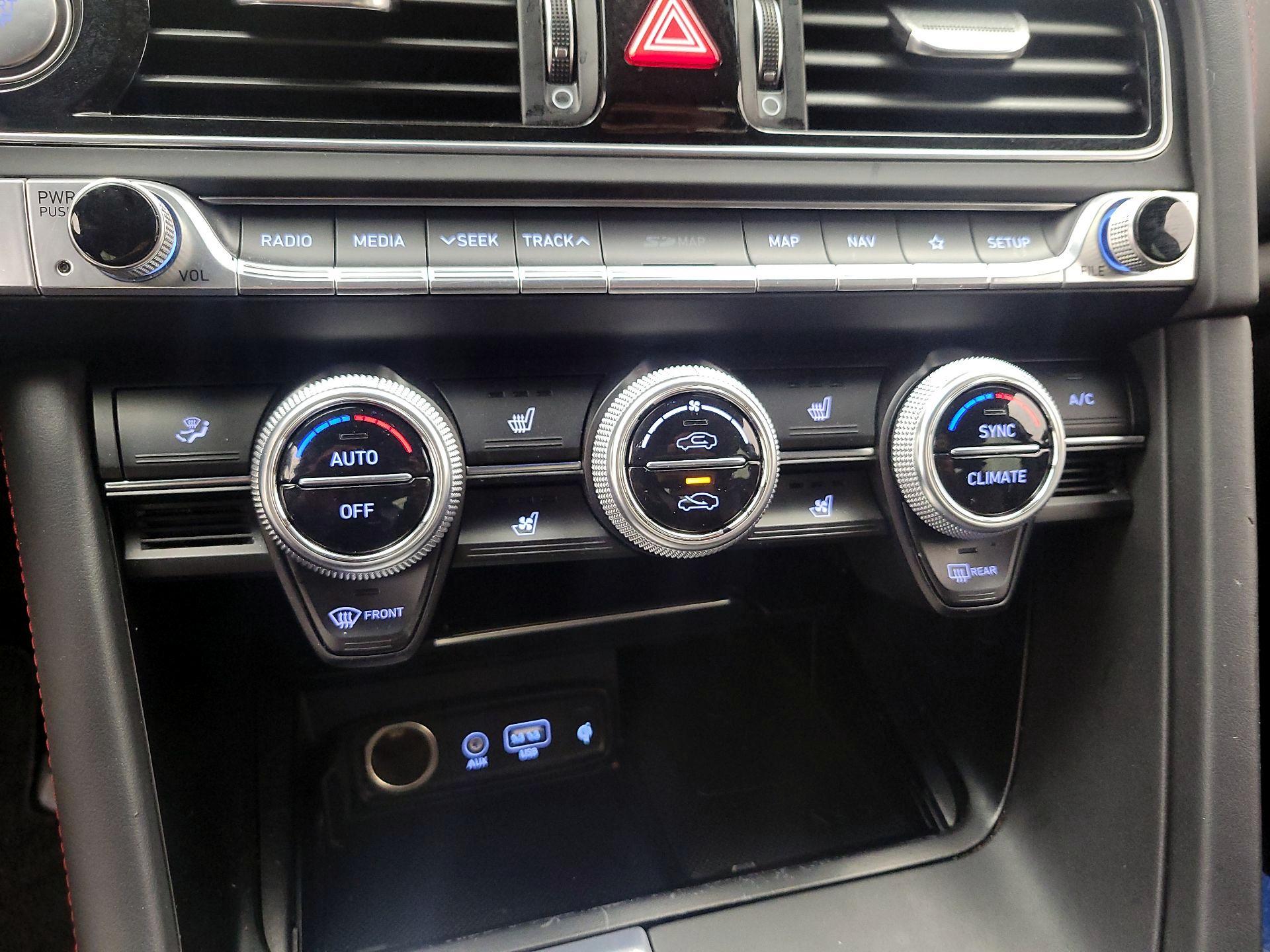 Thumbnail: 2019 Genesis G70 - 17
