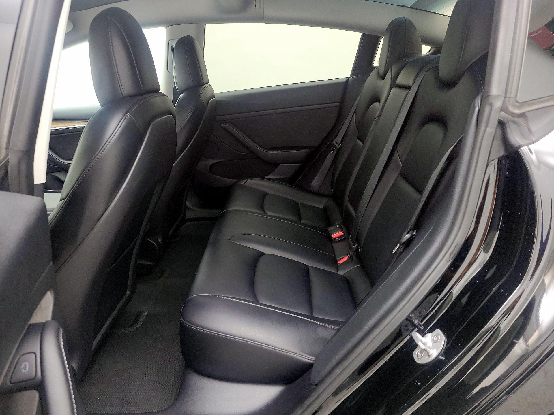 Thumbnail: 2022 Tesla Model 3 - 19