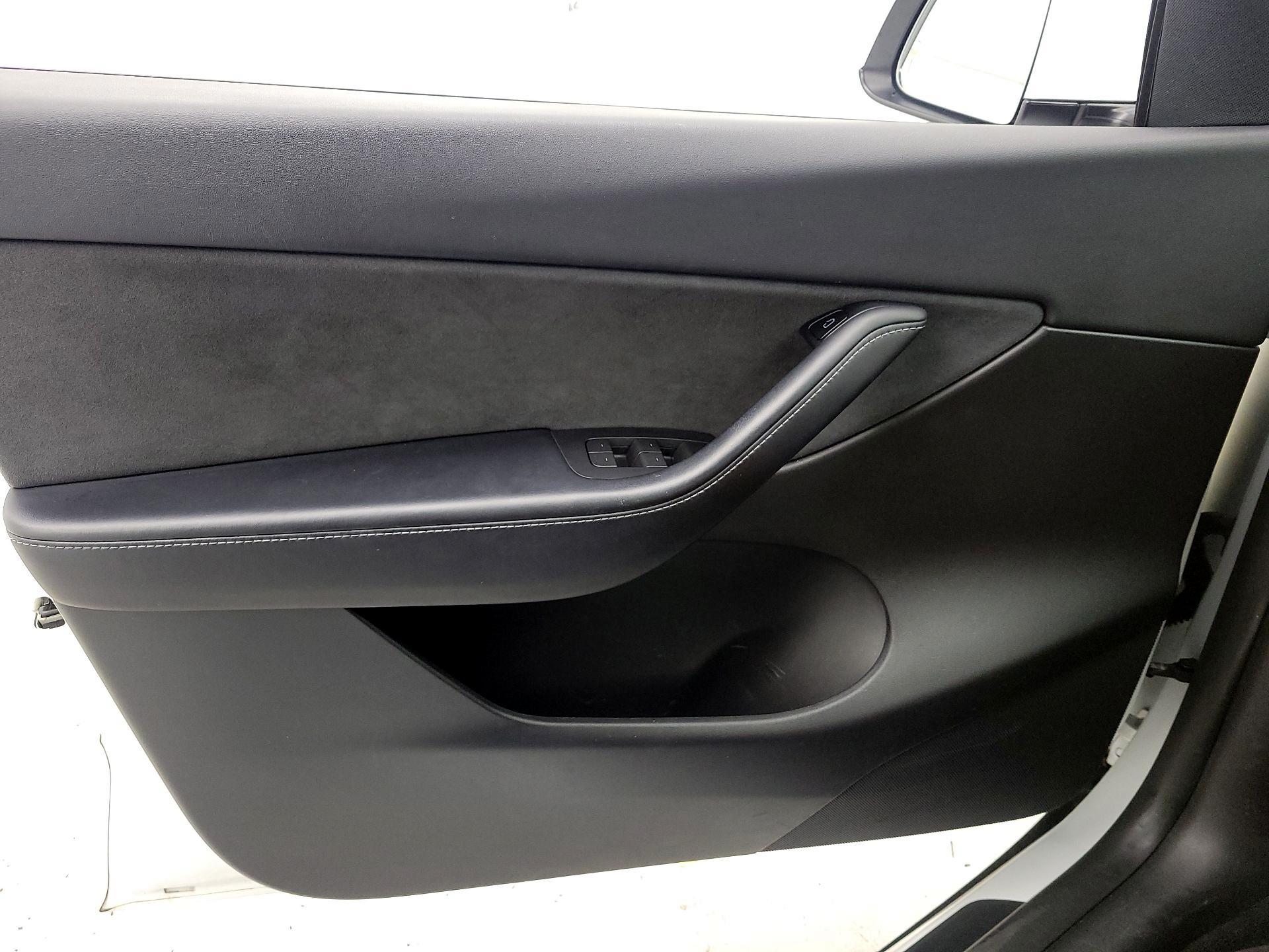 Thumbnail: 2021 Tesla Model Y - 12