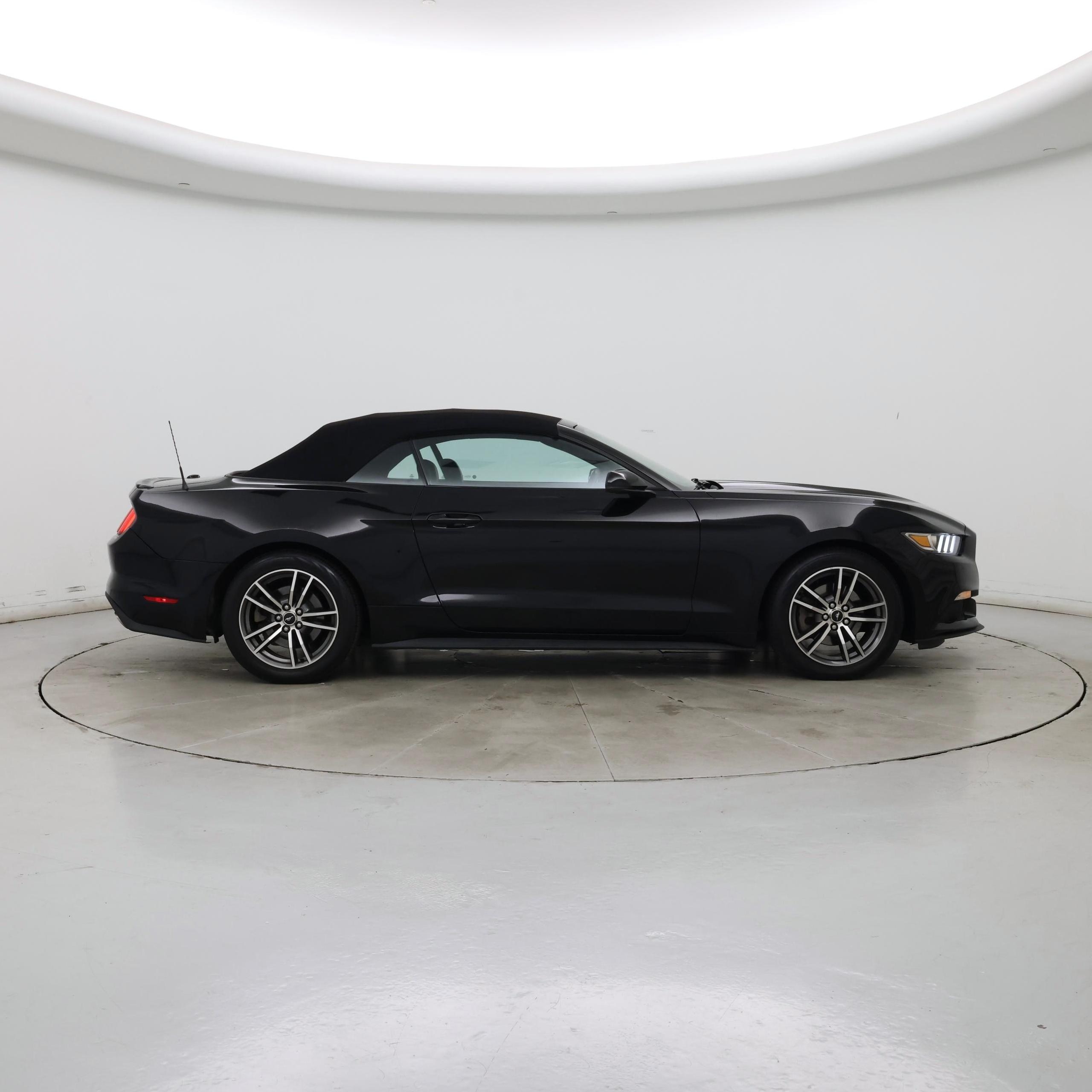 Thumbnail: 2017 Ford Mustang - 7