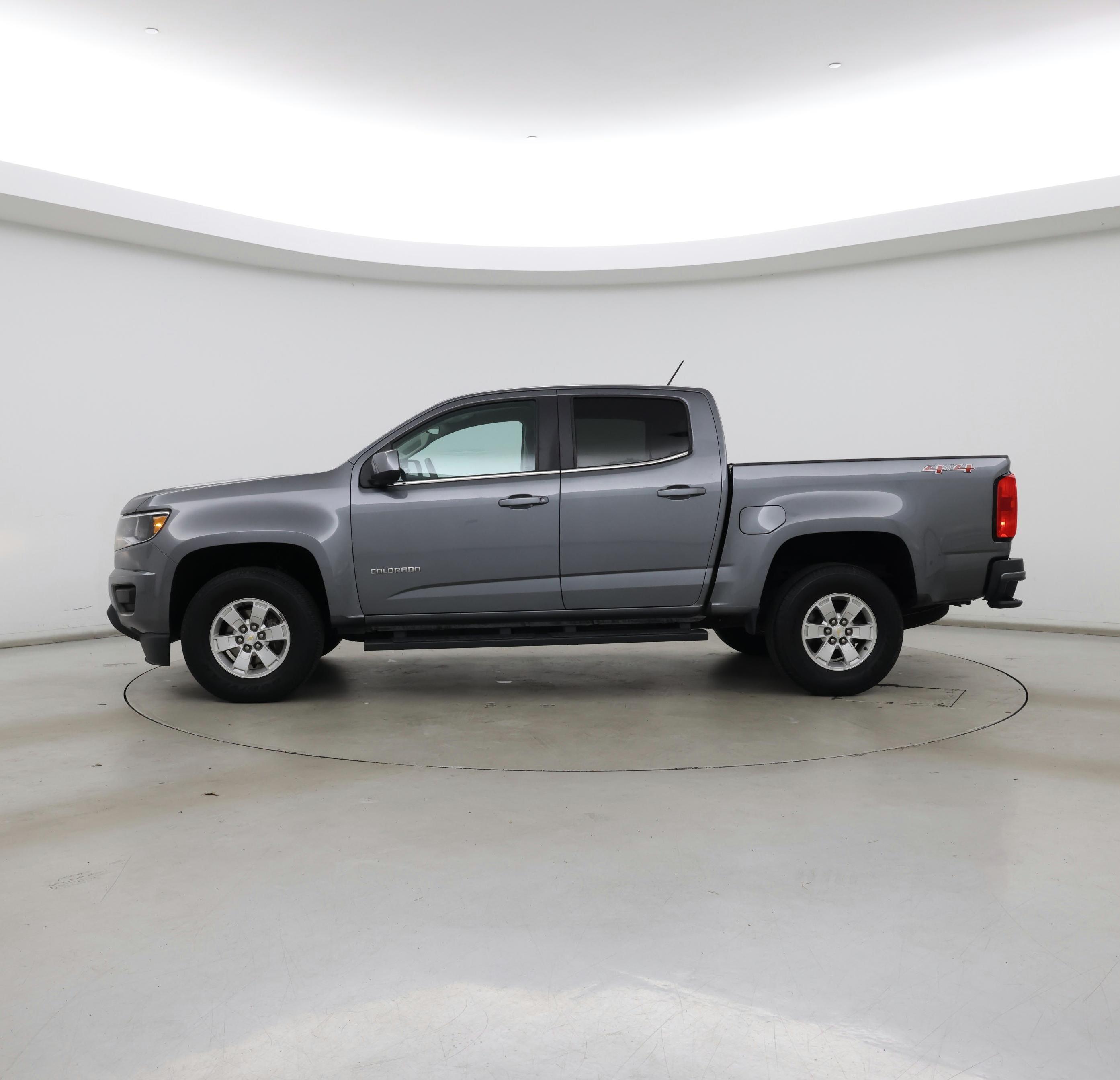 Thumbnail: 2020 Chevrolet Colorado - 3