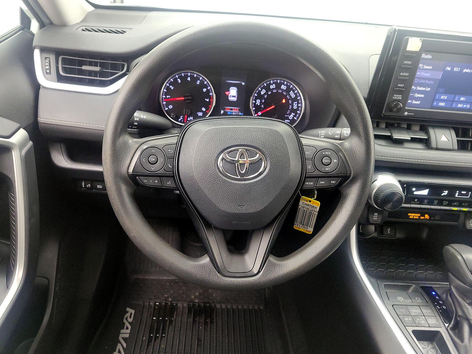 Thumbnail: 2020 Toyota RAV4 - 10