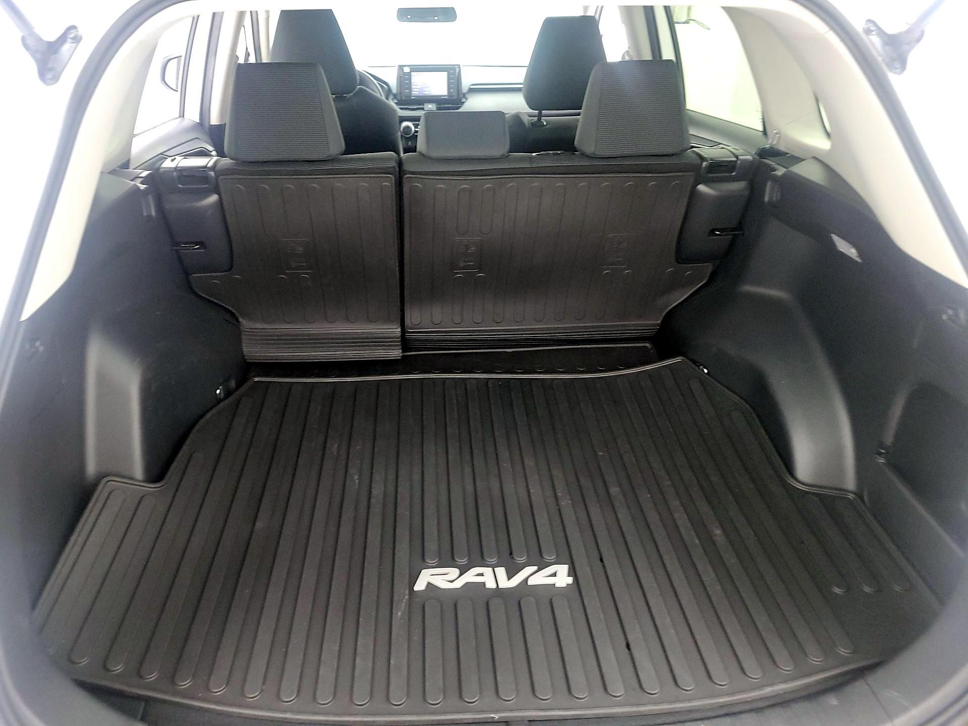Thumbnail: 2020 Toyota RAV4 - 19