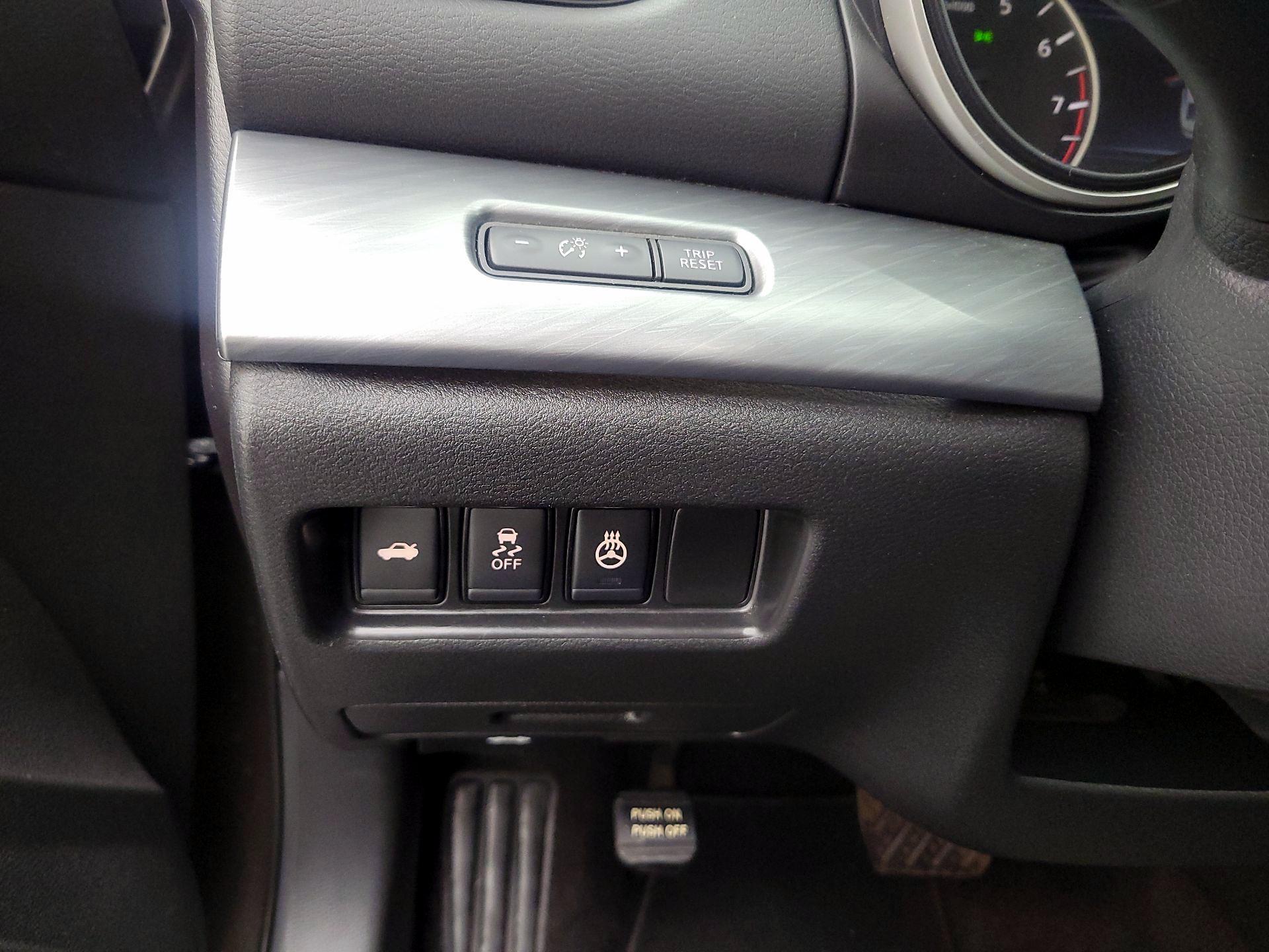 Thumbnail: 2017 Nissan Maxima - 13