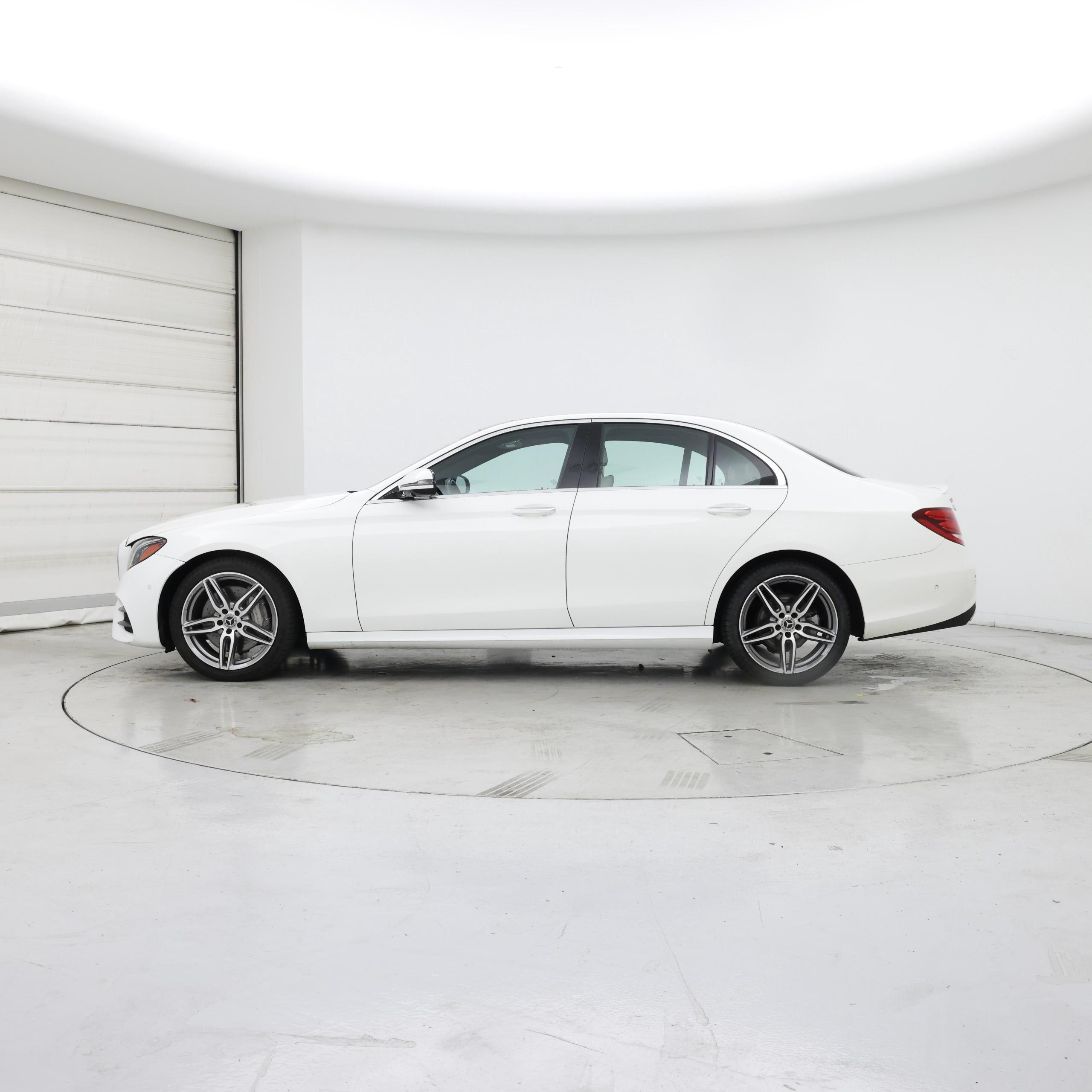 Thumbnail: 2019 Mercedes-Benz E-Class - 3