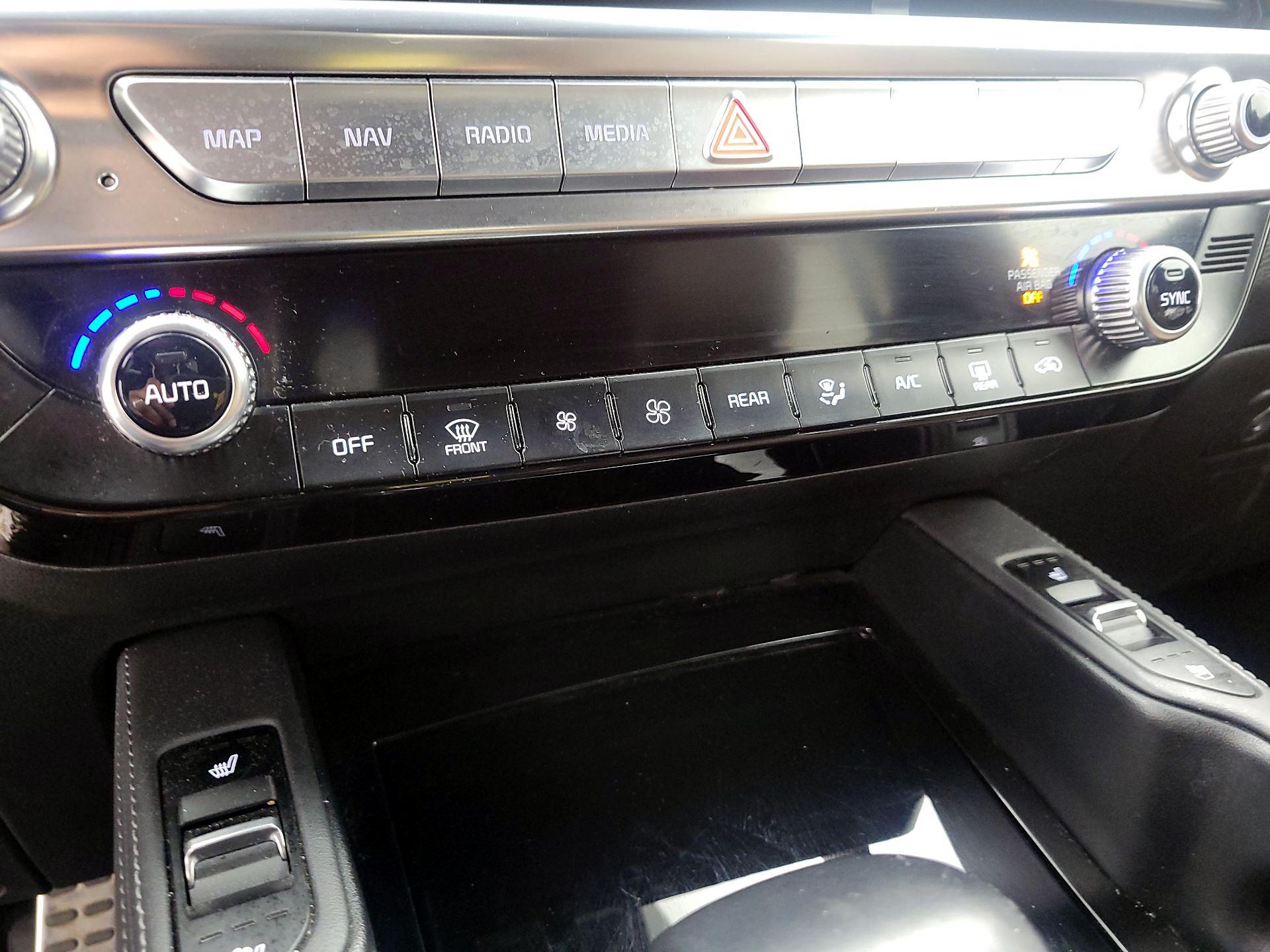 Thumbnail: 2022 Kia Telluride - 16