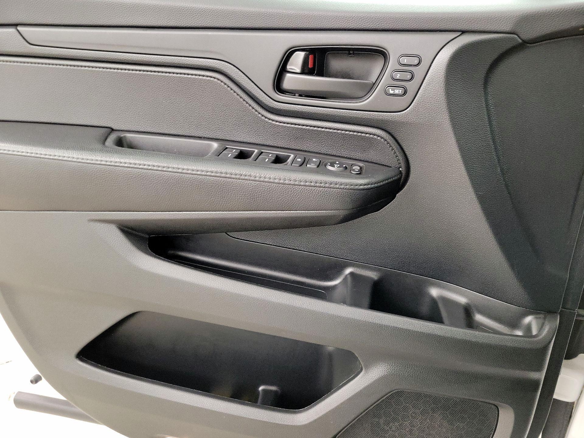 Thumbnail: 2021 Honda Odyssey - 12