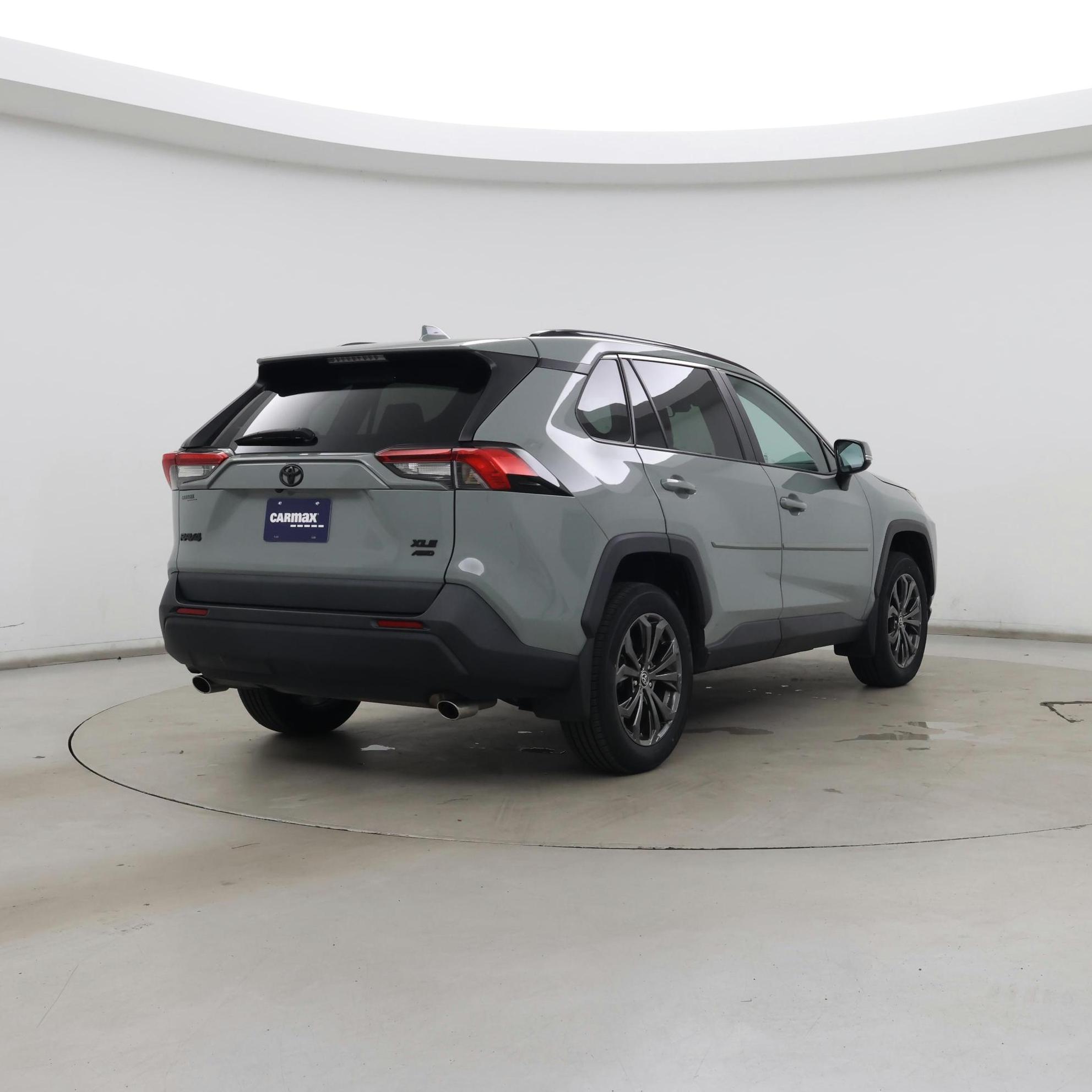 Thumbnail: 2021 Toyota RAV4 - 8