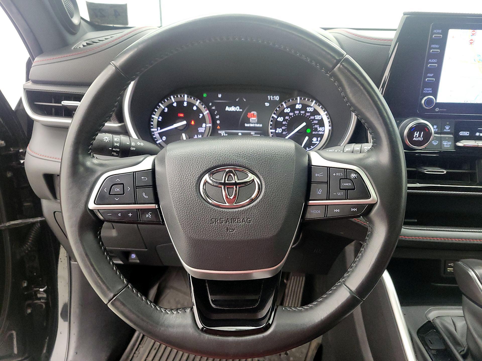 Thumbnail: 2022 Toyota Highlander - 10