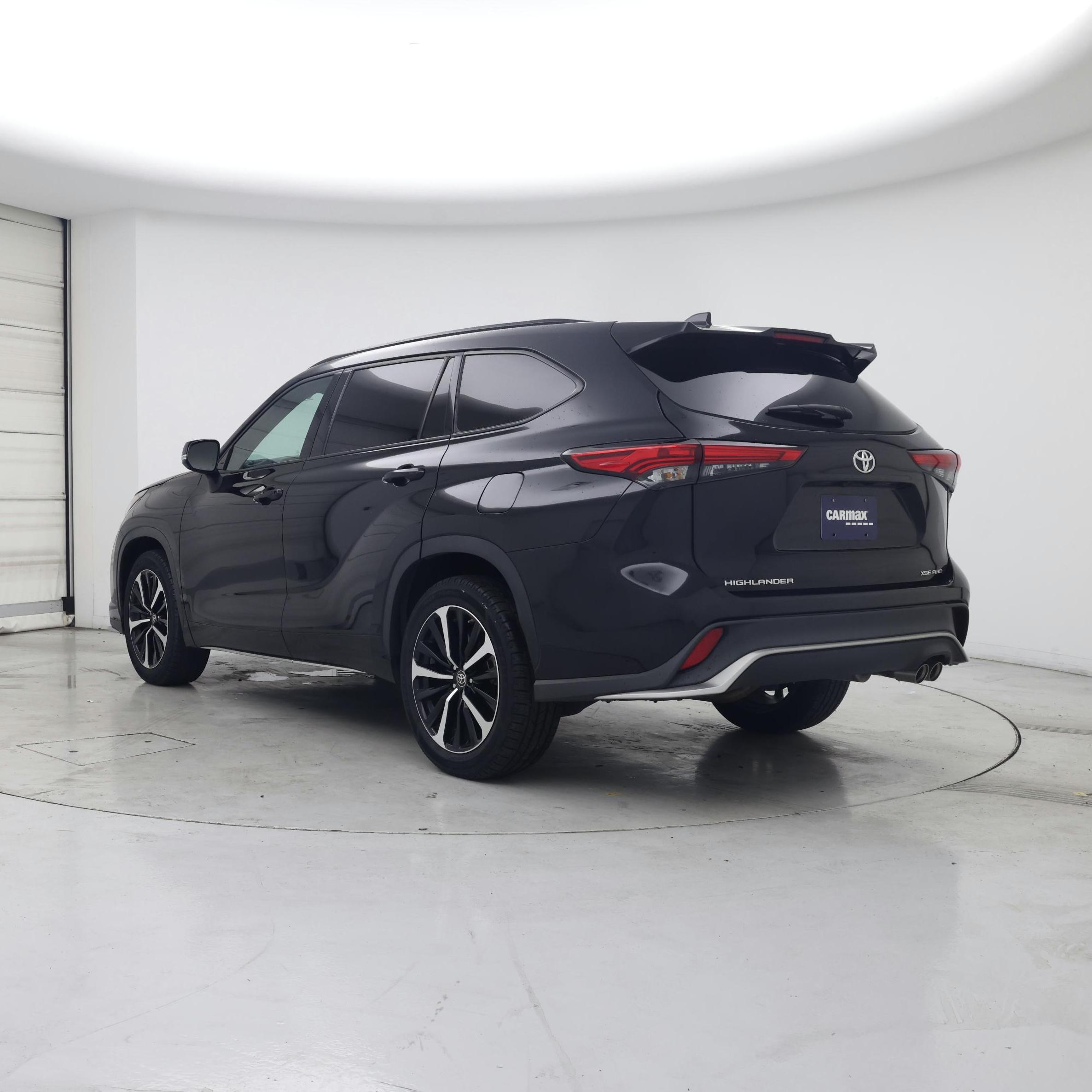 Thumbnail: 2022 Toyota Highlander - 2