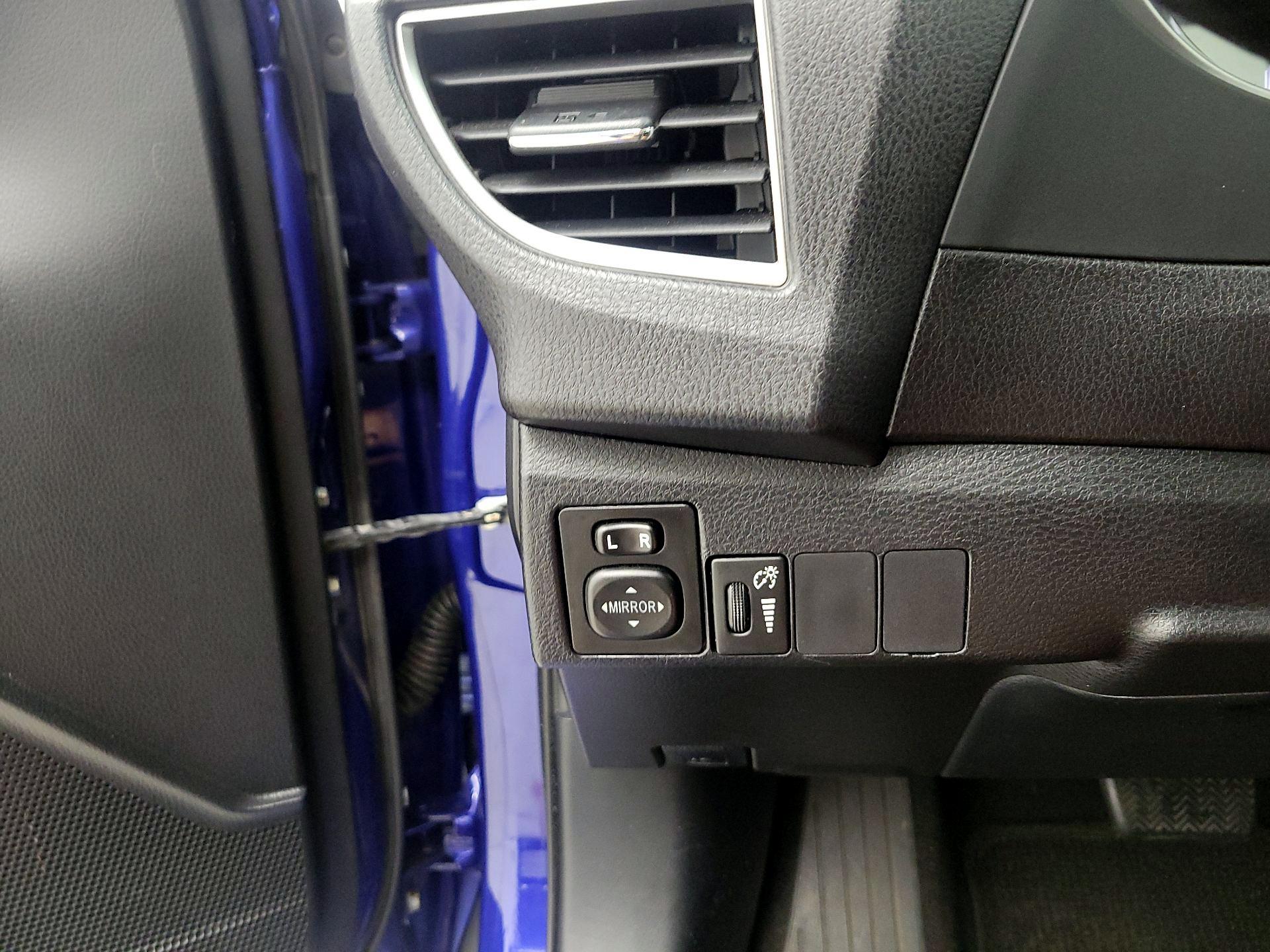 Thumbnail: 2015 Toyota Corolla - 14