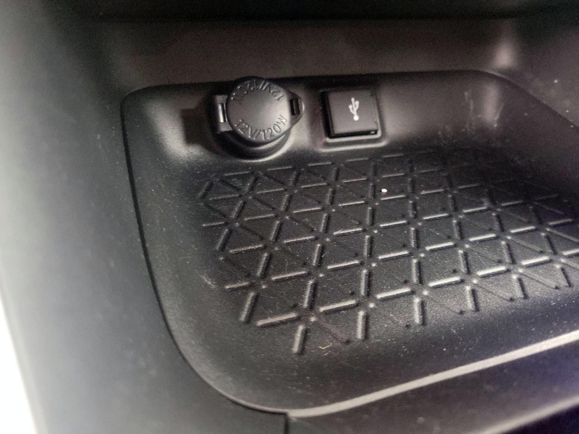 Thumbnail: 2021 Toyota RAV4 - 18