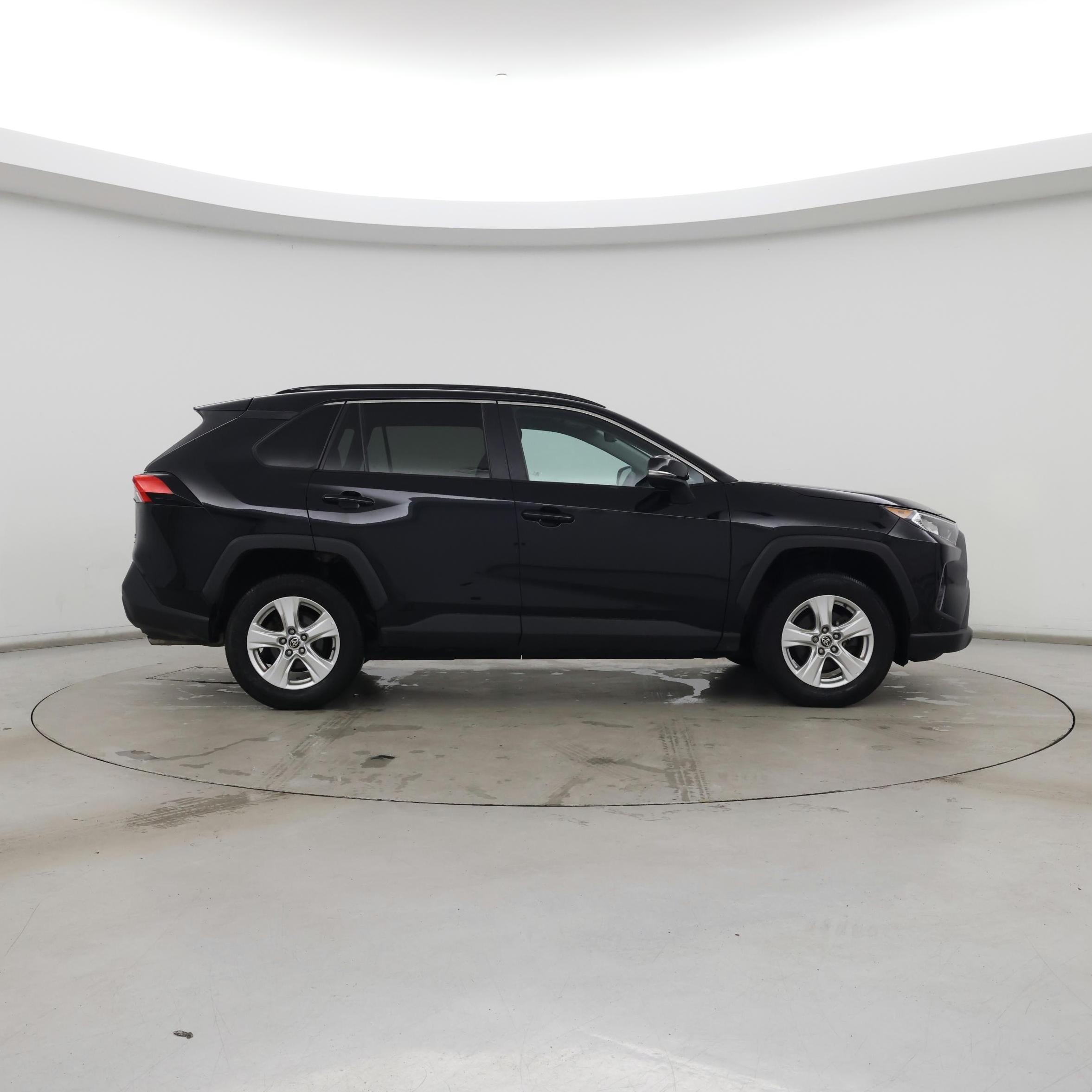 Thumbnail: 2021 Toyota RAV4 - 7