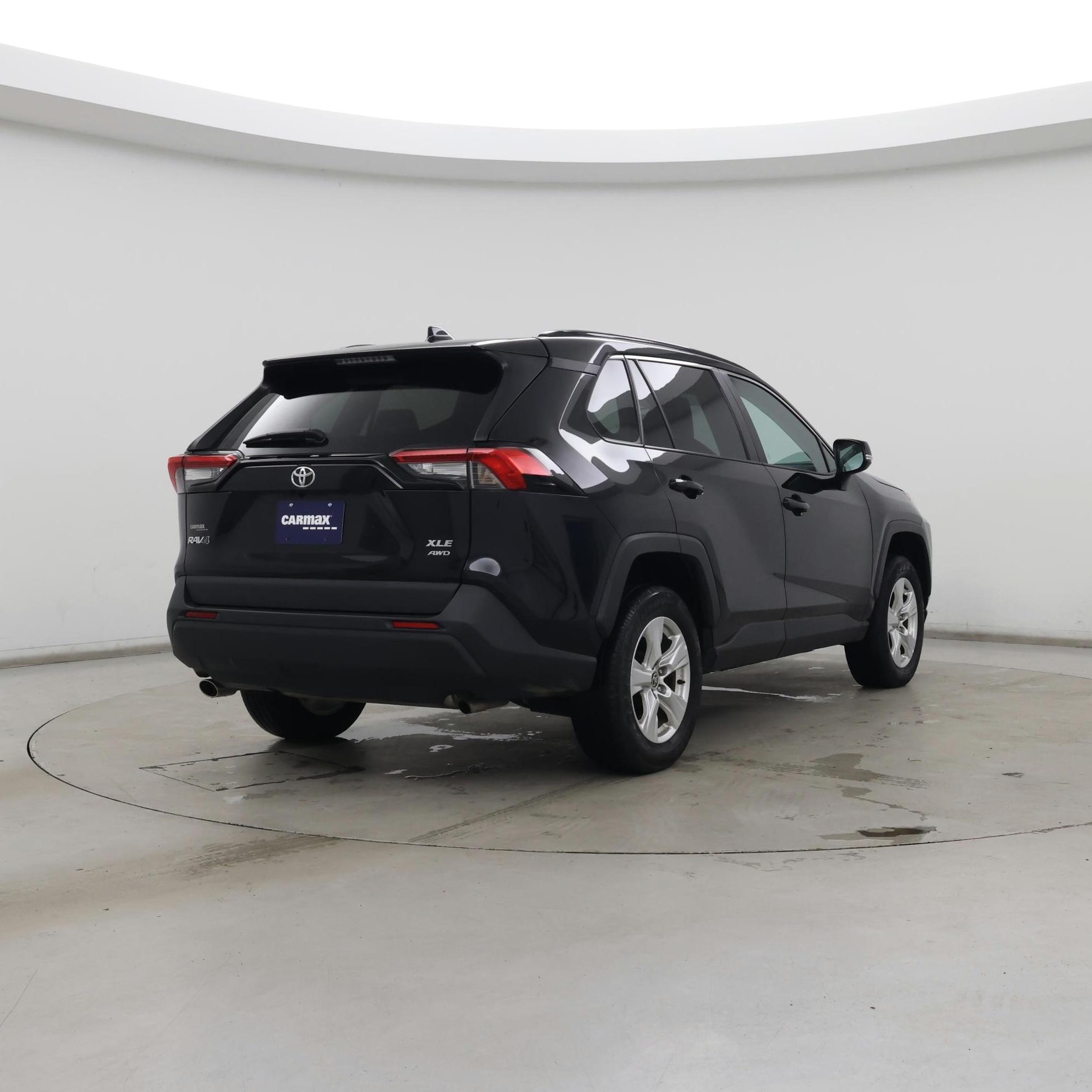 Thumbnail: 2021 Toyota RAV4 - 8