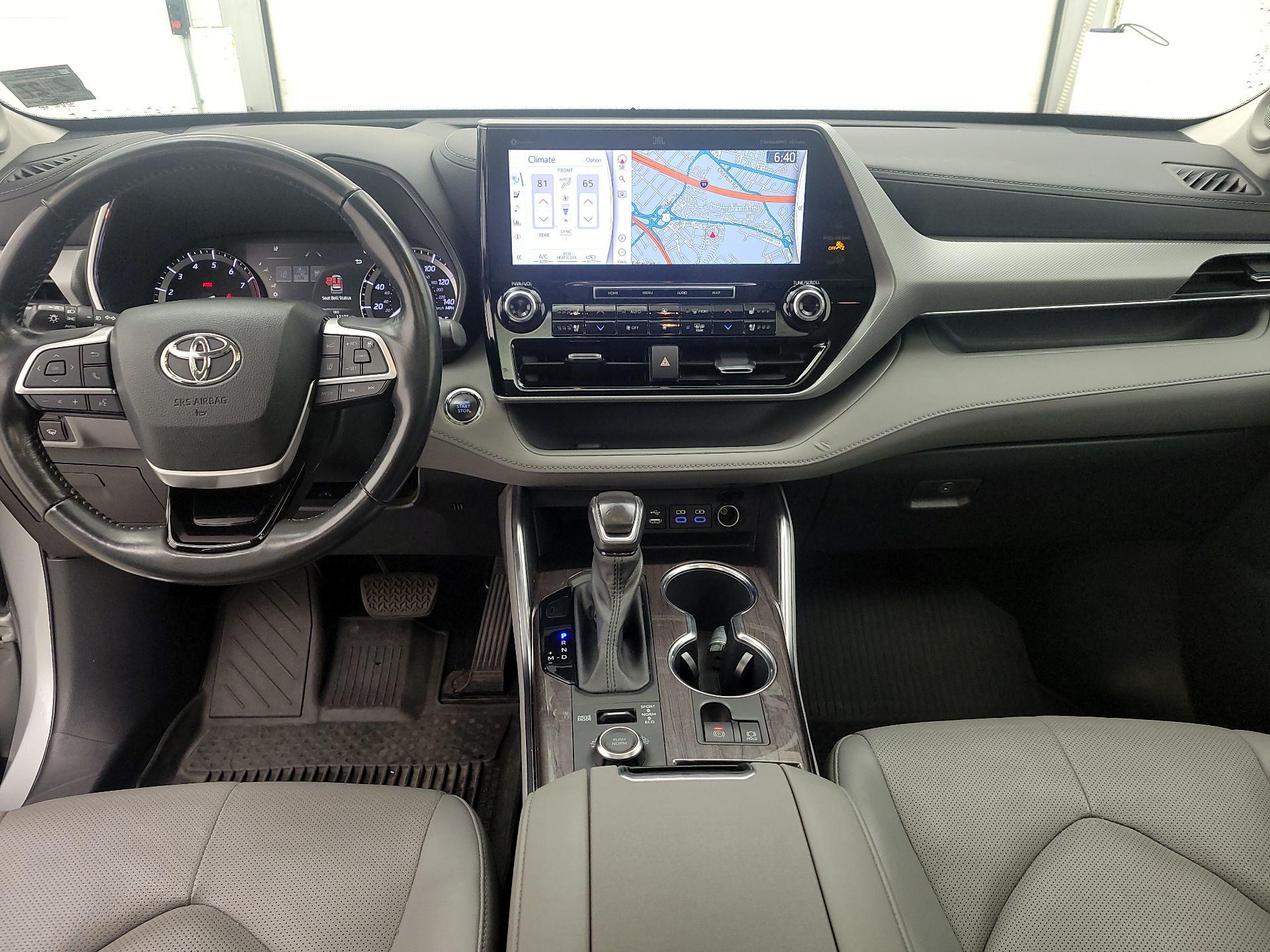 Thumbnail: 2022 Toyota Highlander - 9