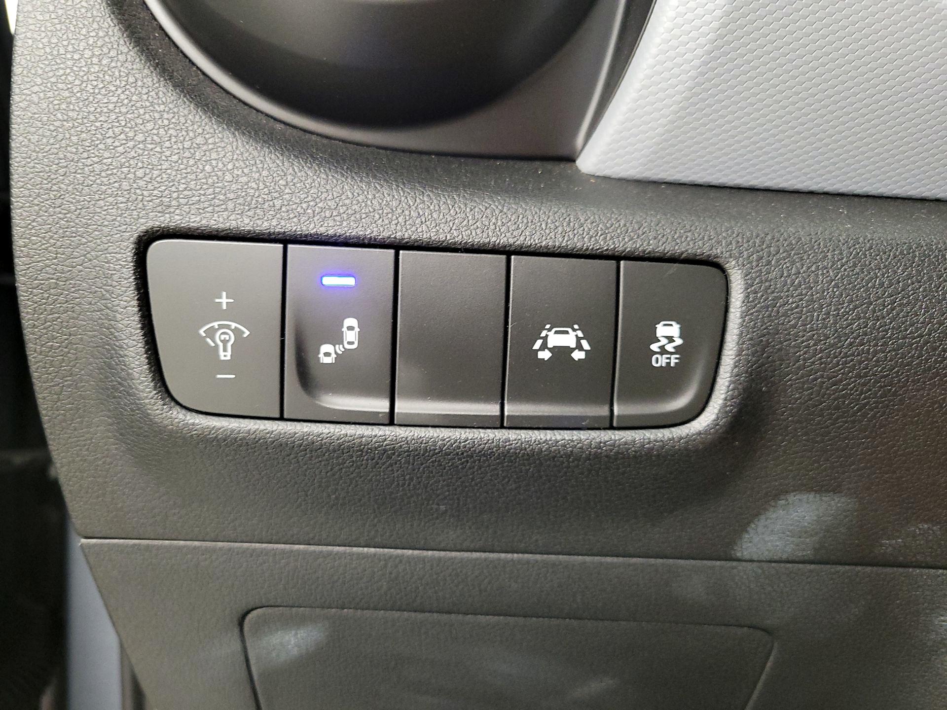 Thumbnail: 2020 Hyundai Kona - 13