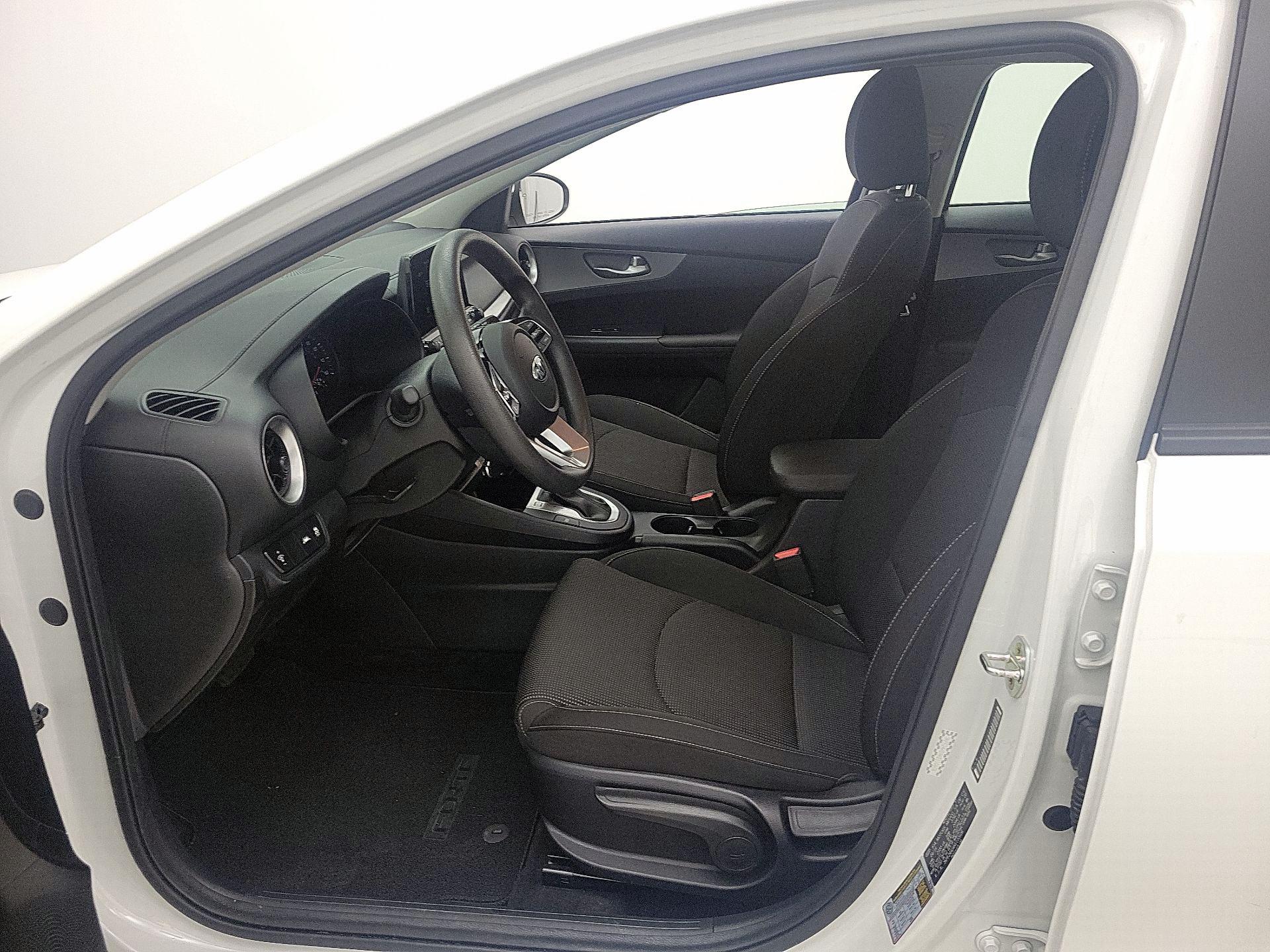 Thumbnail: 2019 Kia Forte - 11