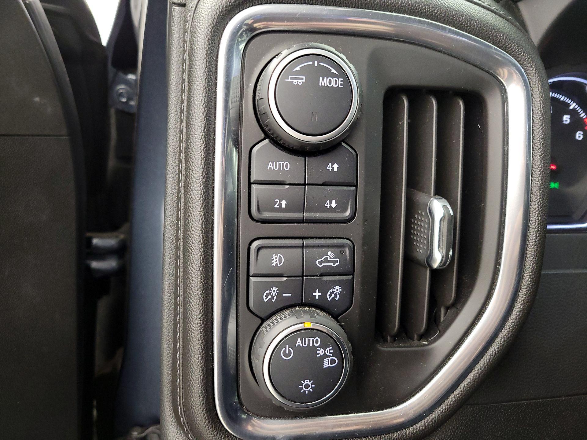 Thumbnail: 2020 Chevrolet Silverado 1500 - 13