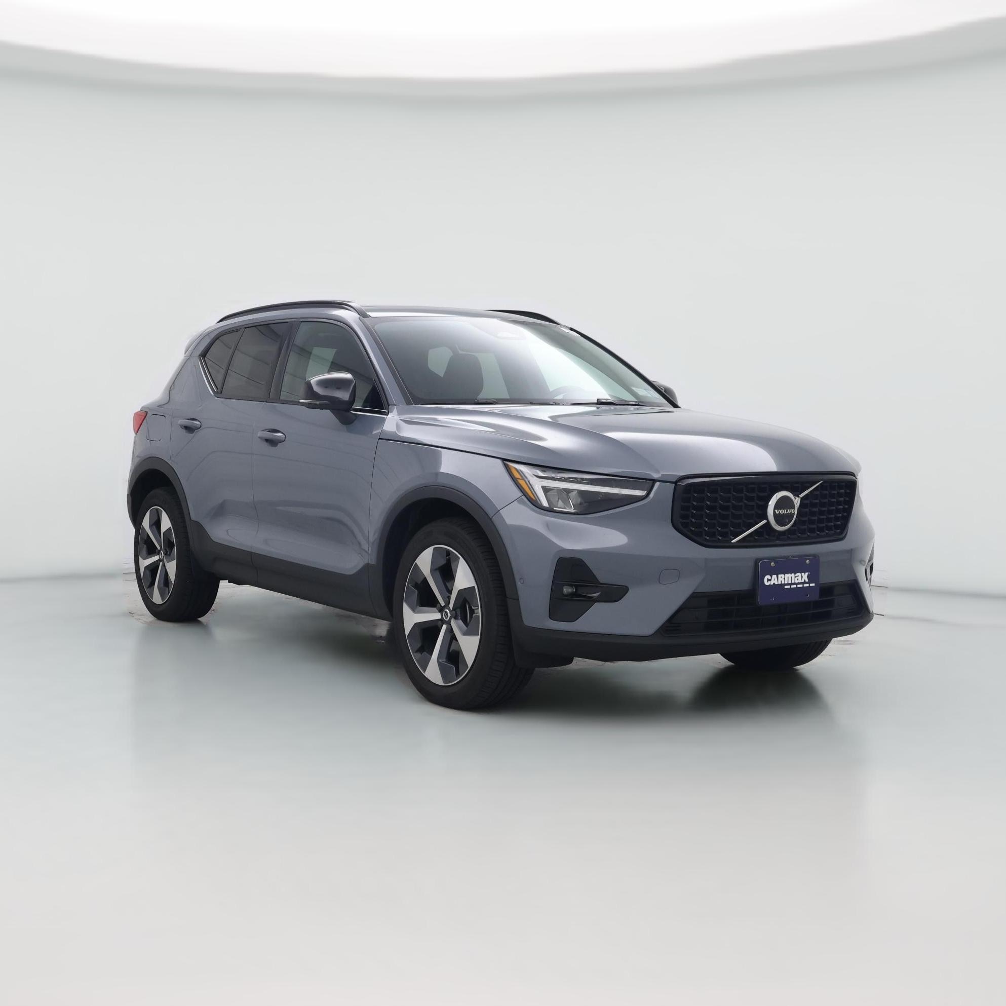 Thumbnail: 2023 Volvo XC40 - 1