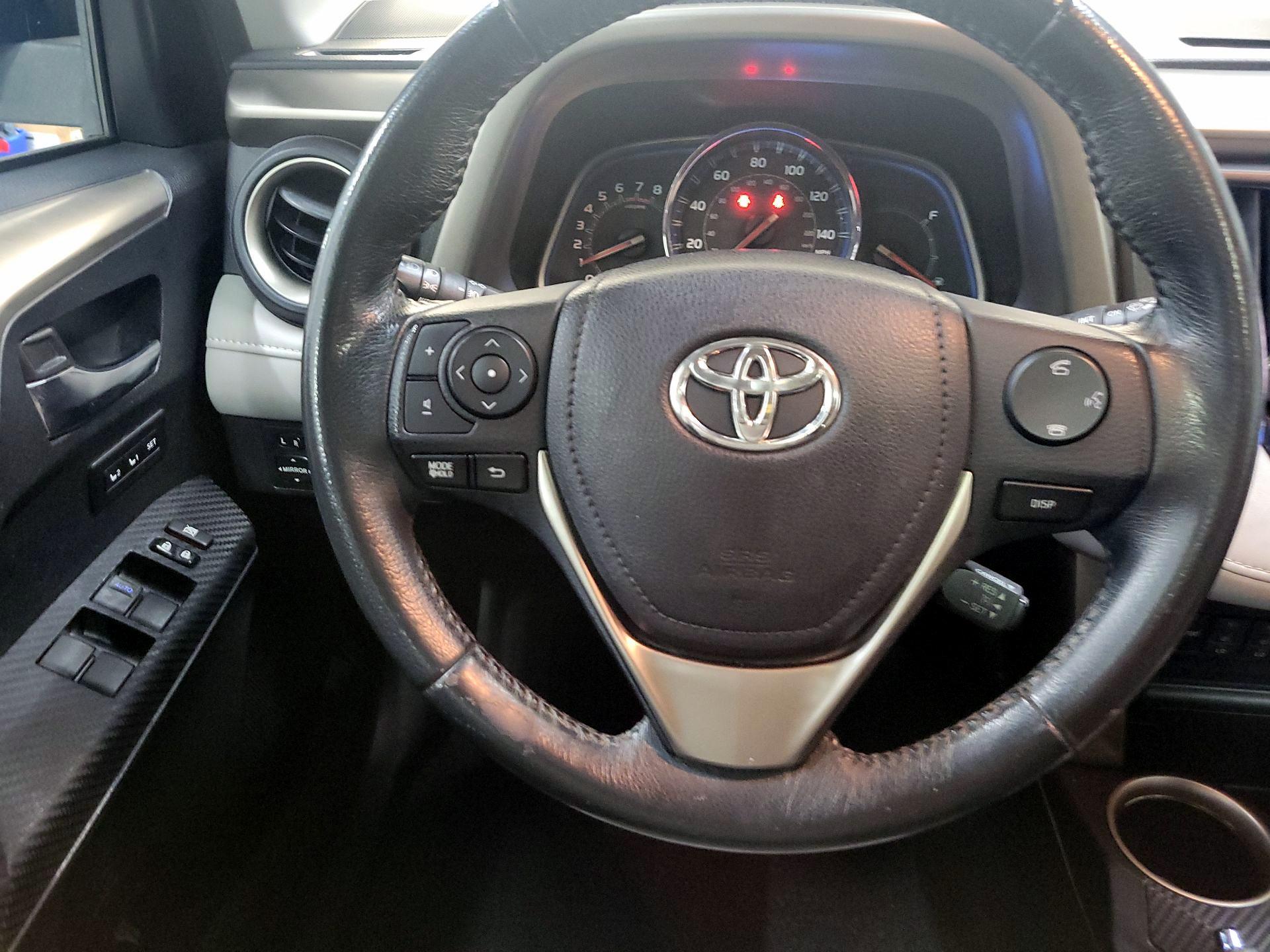 Thumbnail: 2015 Toyota RAV4 - 10